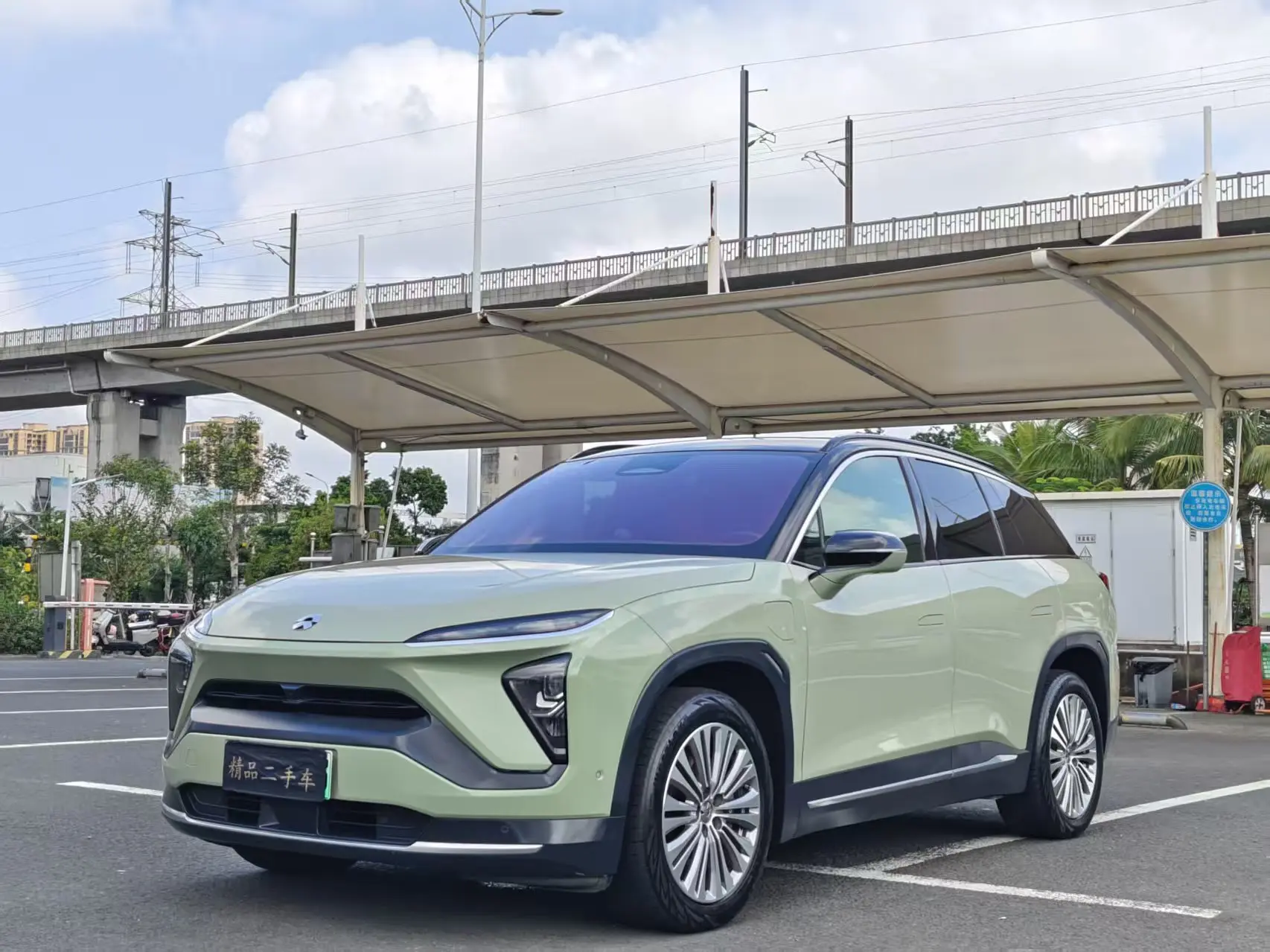 NIO ES6