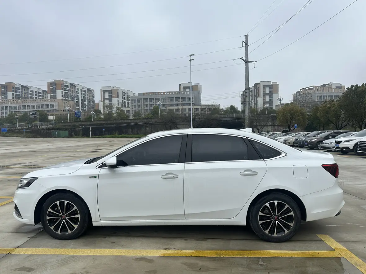 Roewe ei6