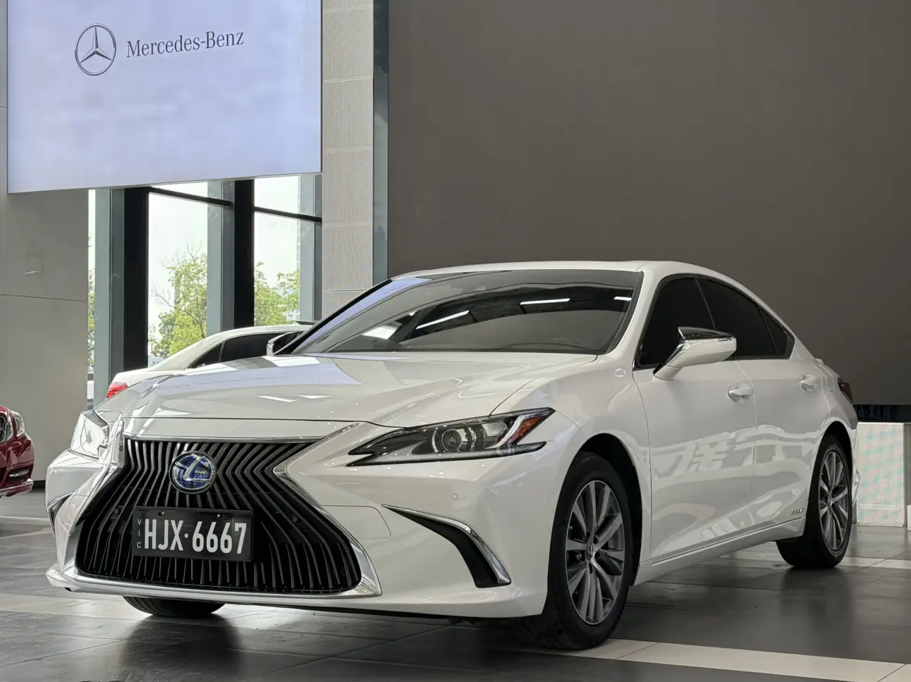 Lexus ES