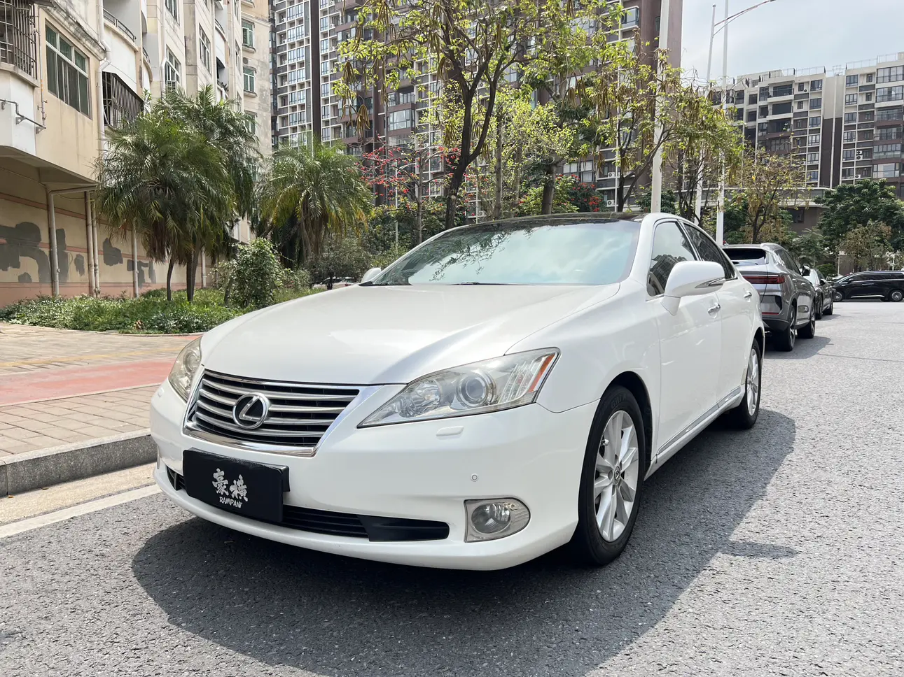 Lexus ES