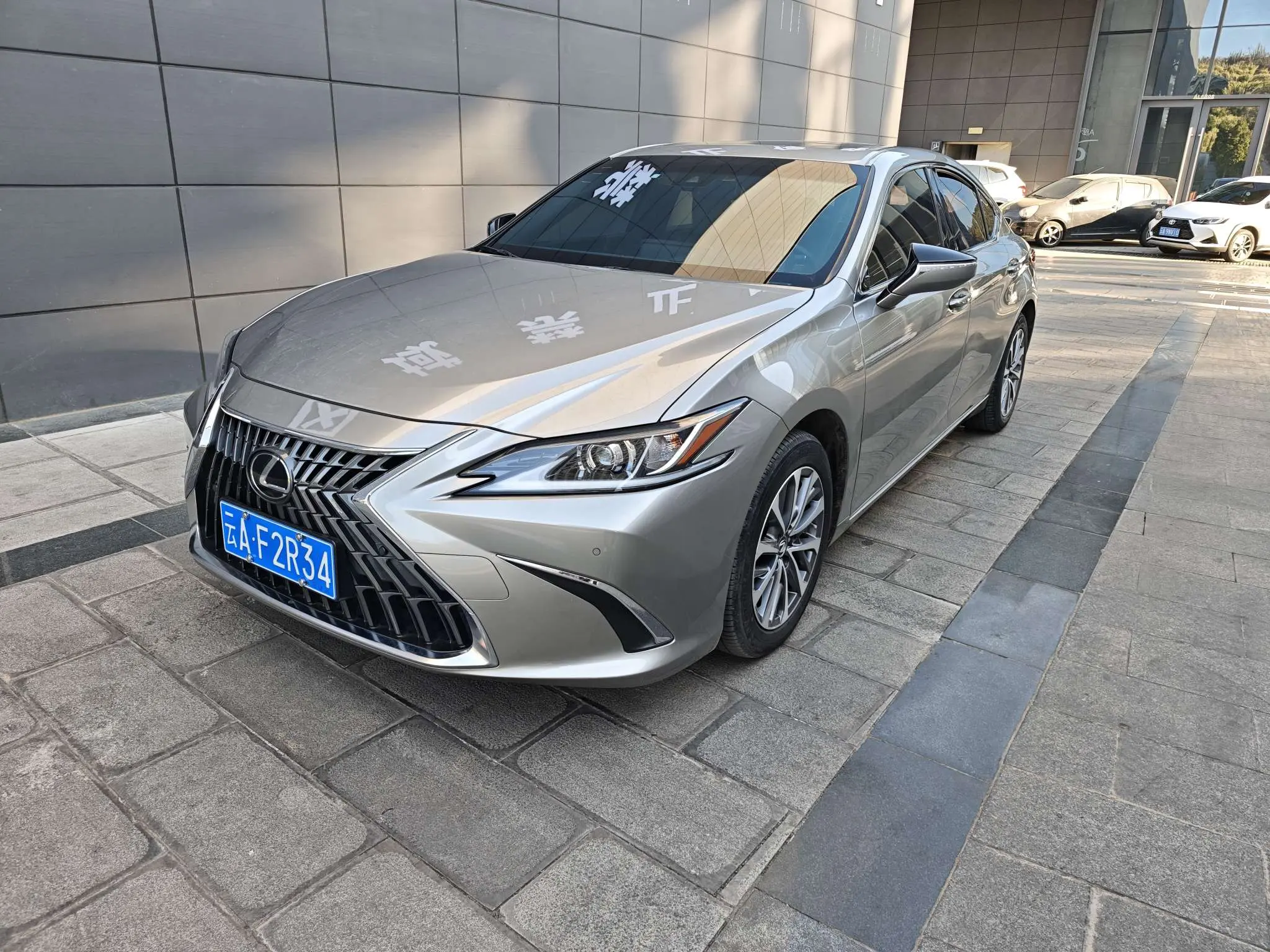 Lexus ES