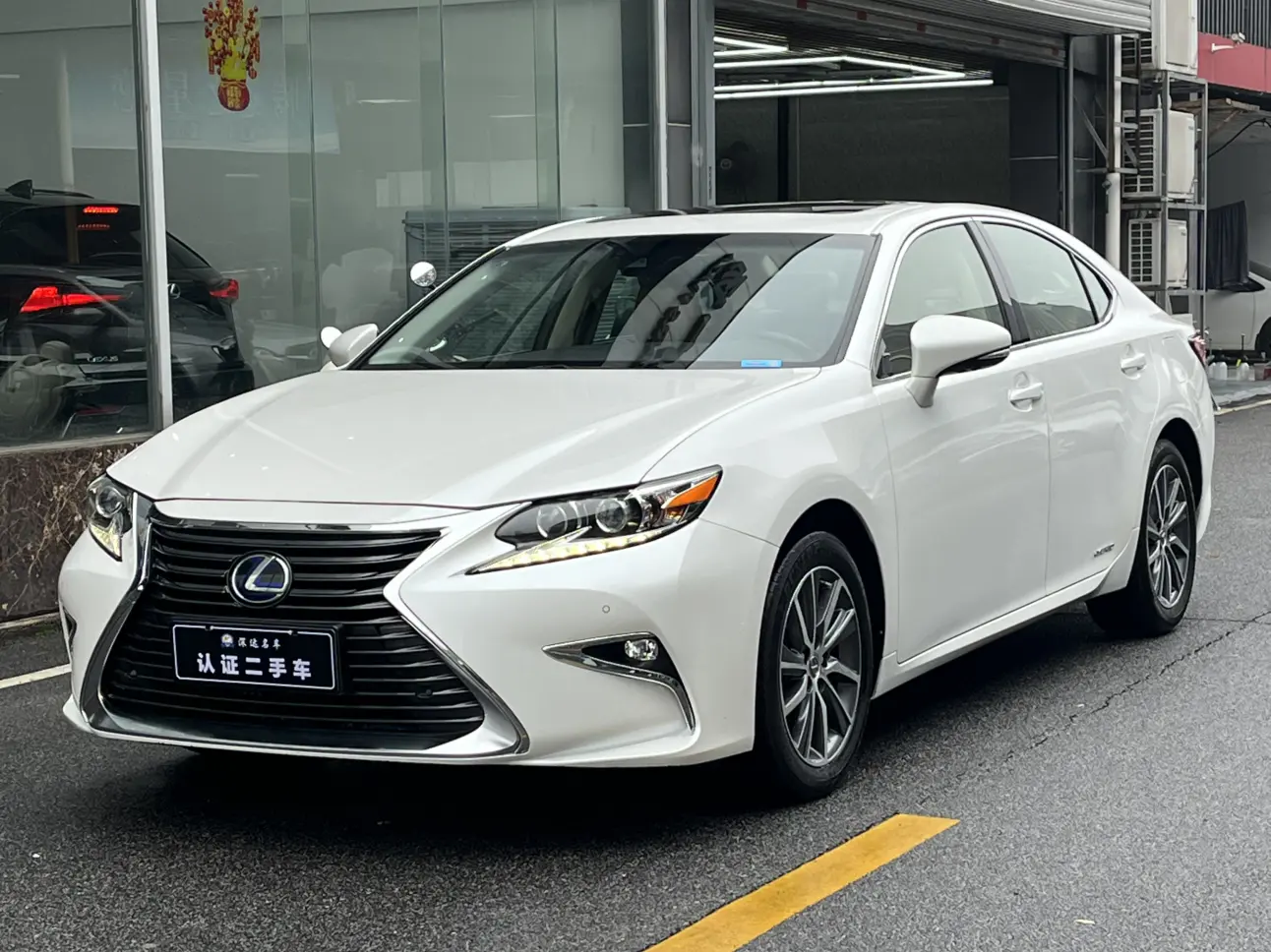 Lexus ES