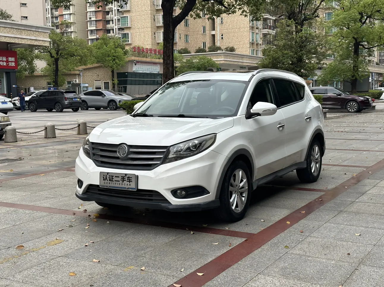 Dongfeng Fengon 580  из Китая