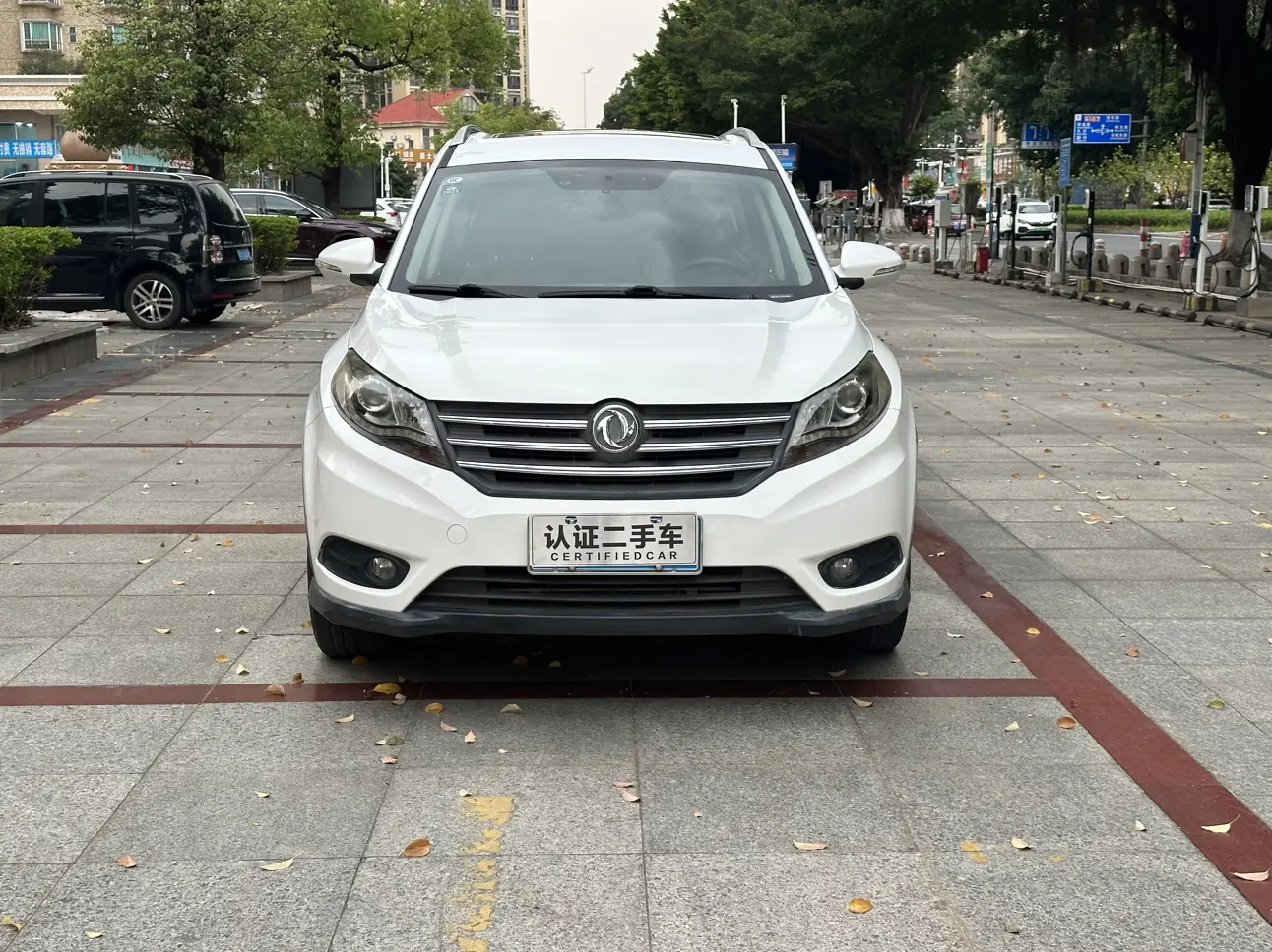 Dongfeng Fengon 580  из Китая