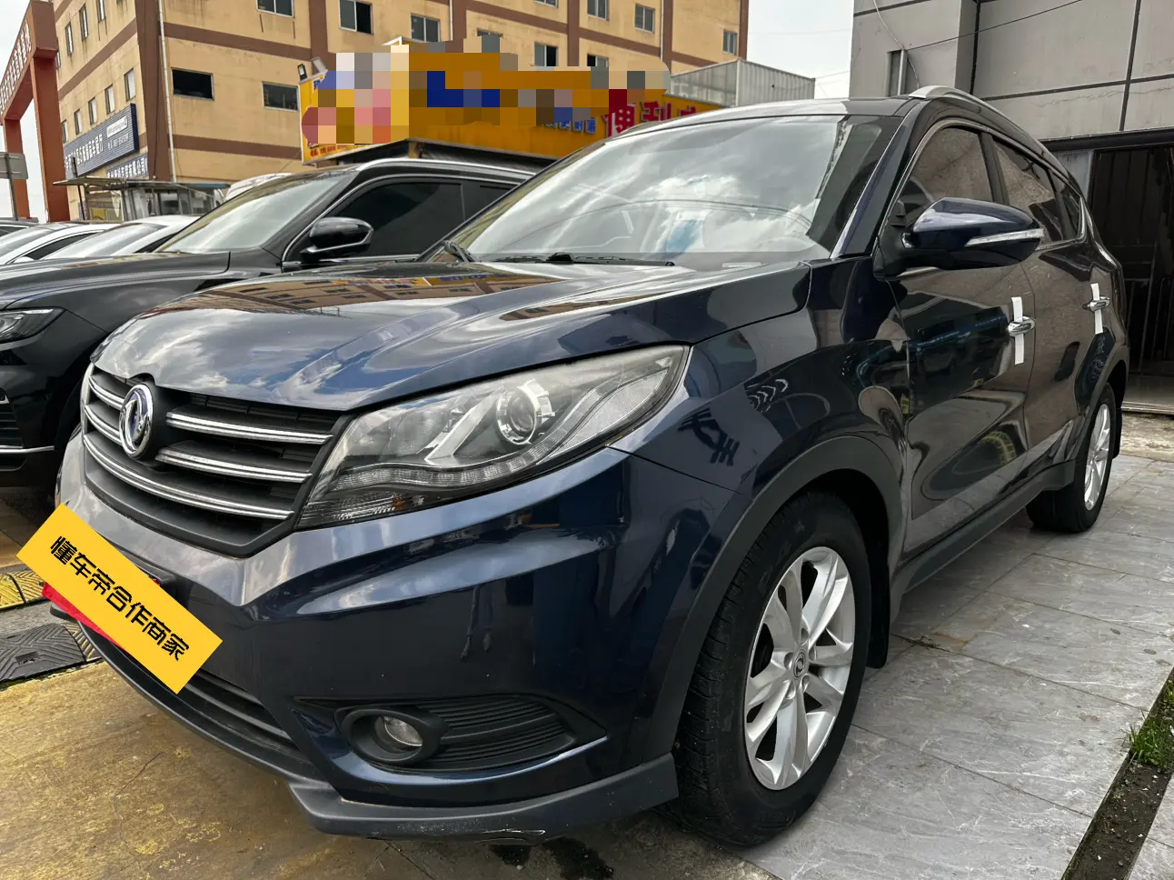 Dongfeng Fengon 580  из Китая