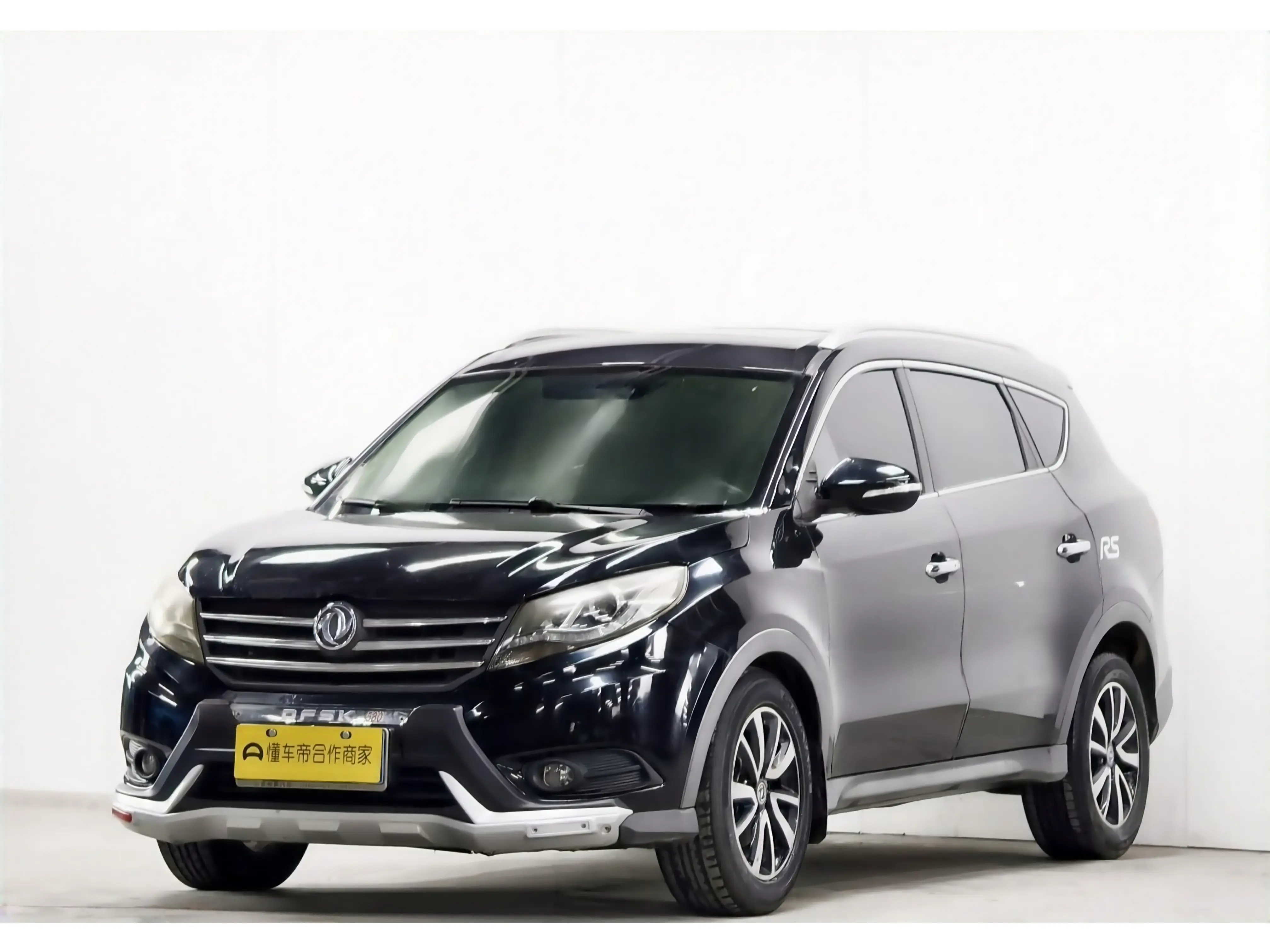 Dongfeng Fengon 580  из Китая