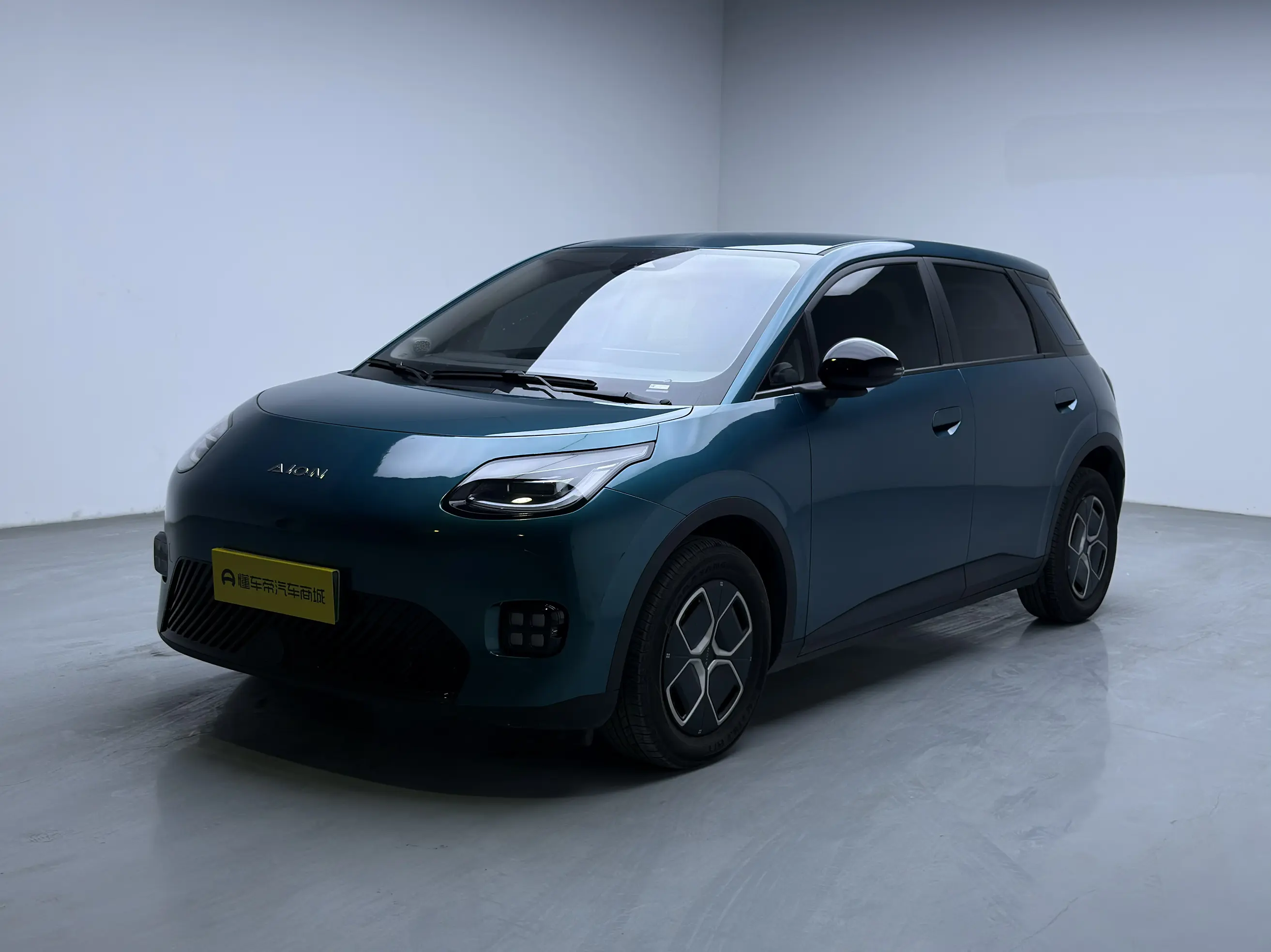 AION UT  из Китая