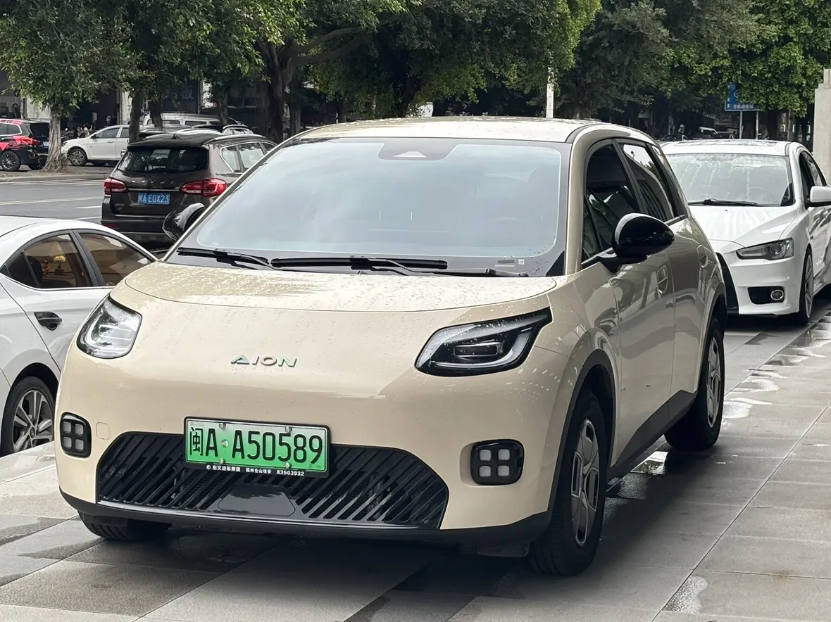 AION UT  из Китая