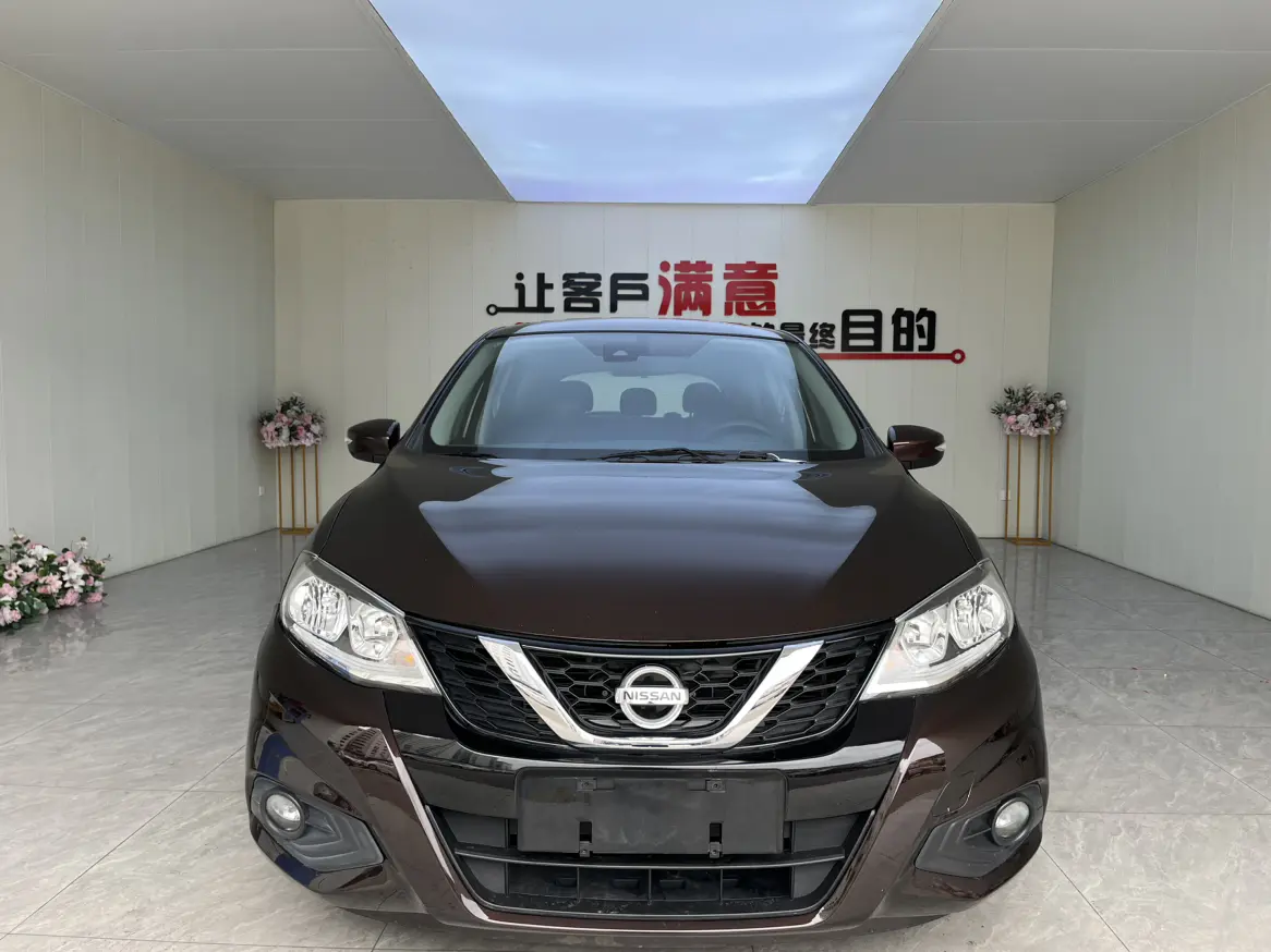 Nissan Tiida  из Китая