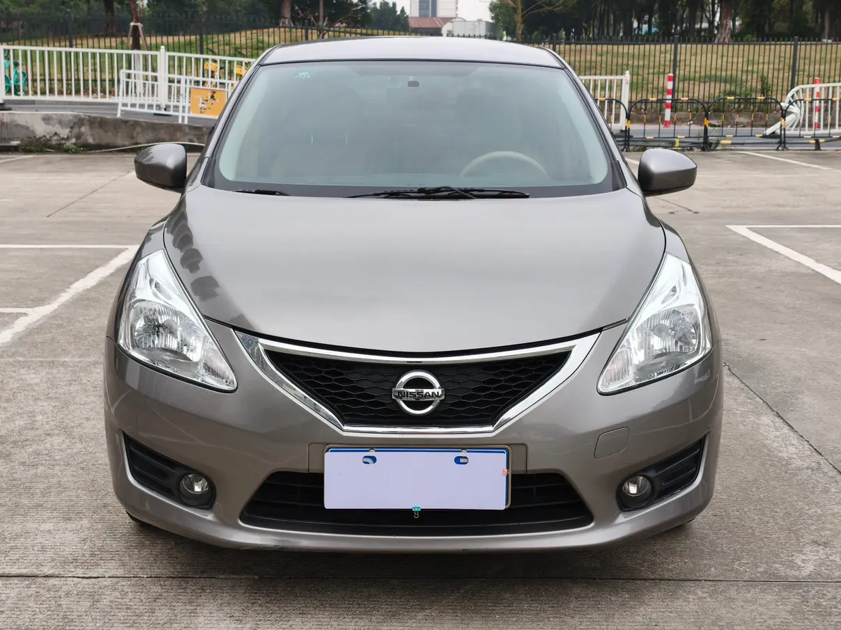 Nissan Tiida  из Китая