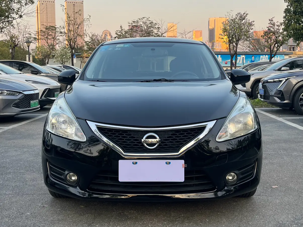 Nissan Tiida  из Китая