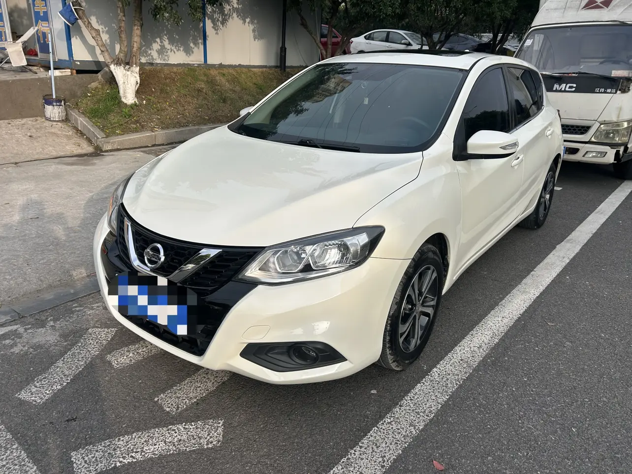 Nissan Tiida  из Китая