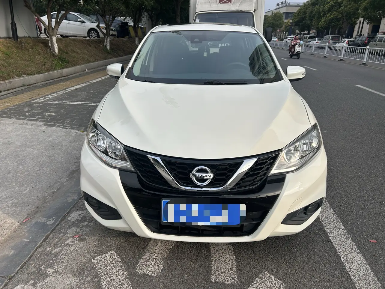 Nissan Tiida  из Китая