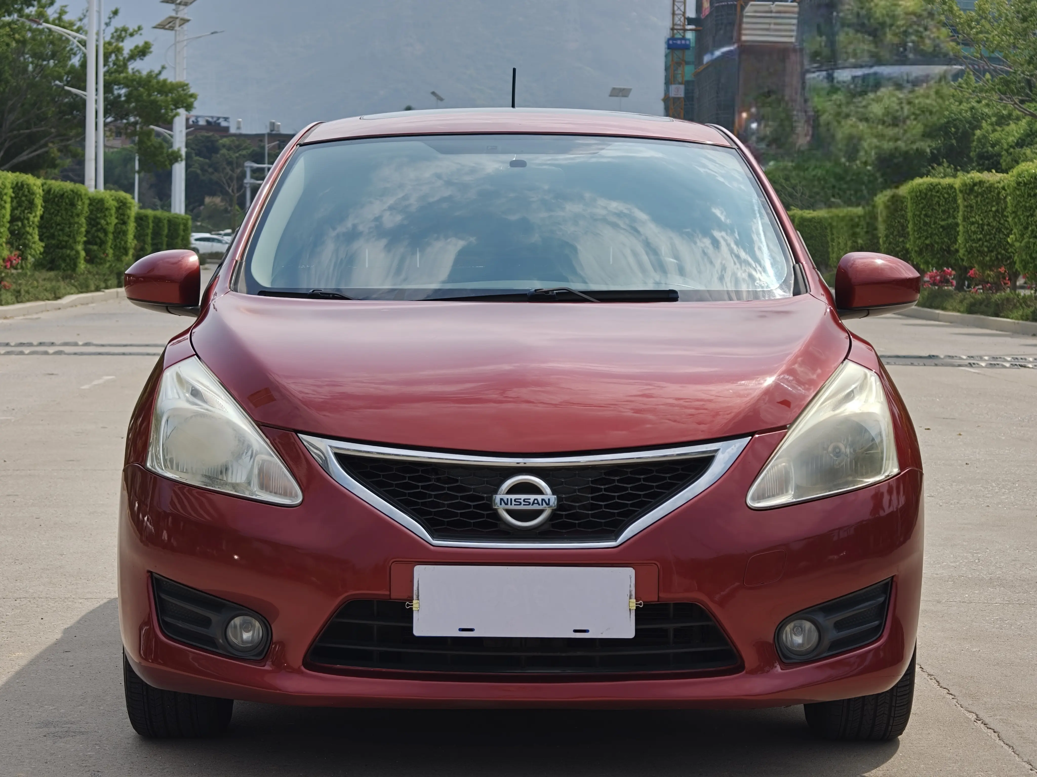 Nissan Tiida  из Китая