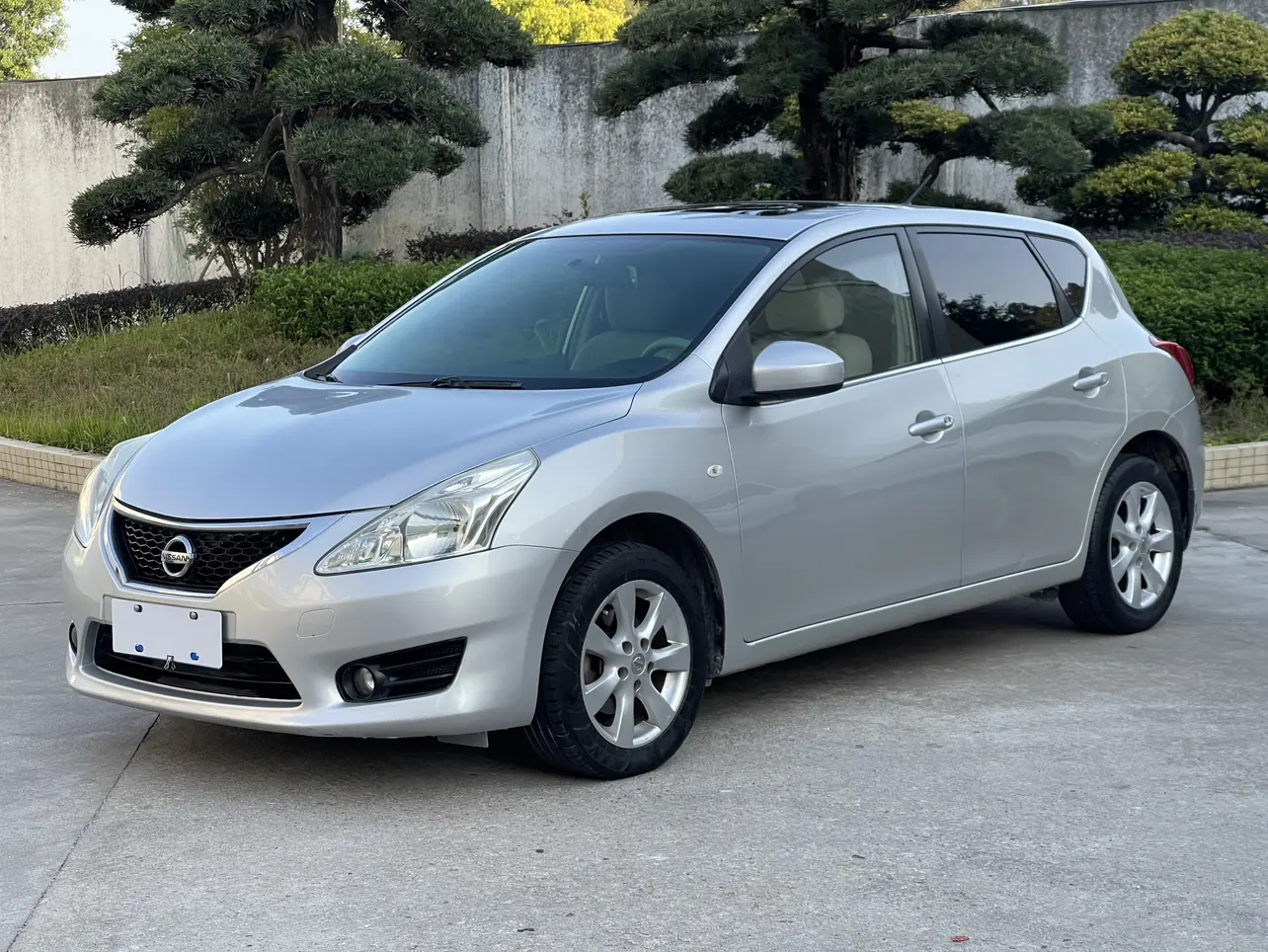 Nissan Tiida  из Китая