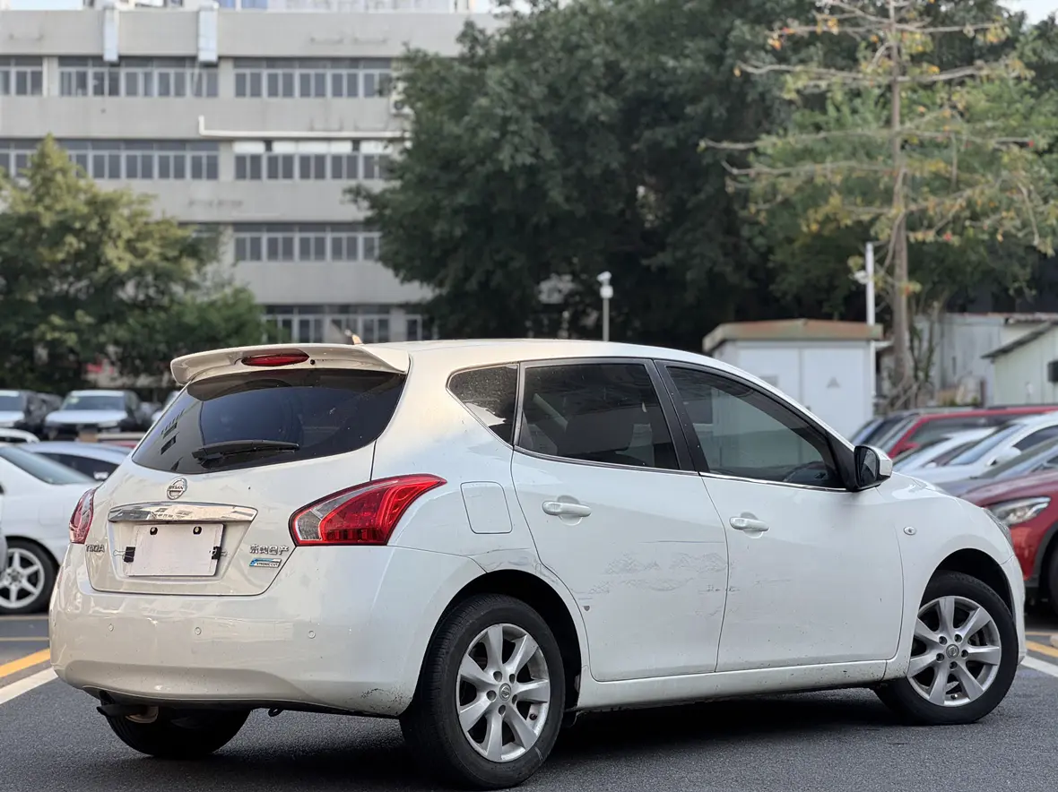 Nissan Tiida  из Китая