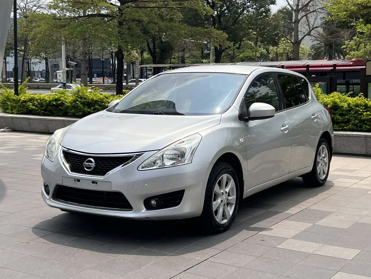 Nissan Tiida  из Китая