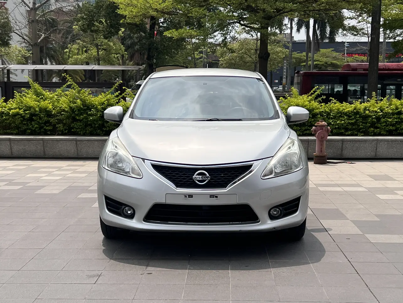 Nissan Tiida  из Китая