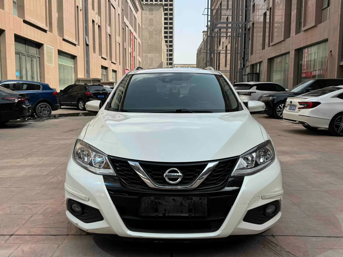 Nissan Tiida  из Китая