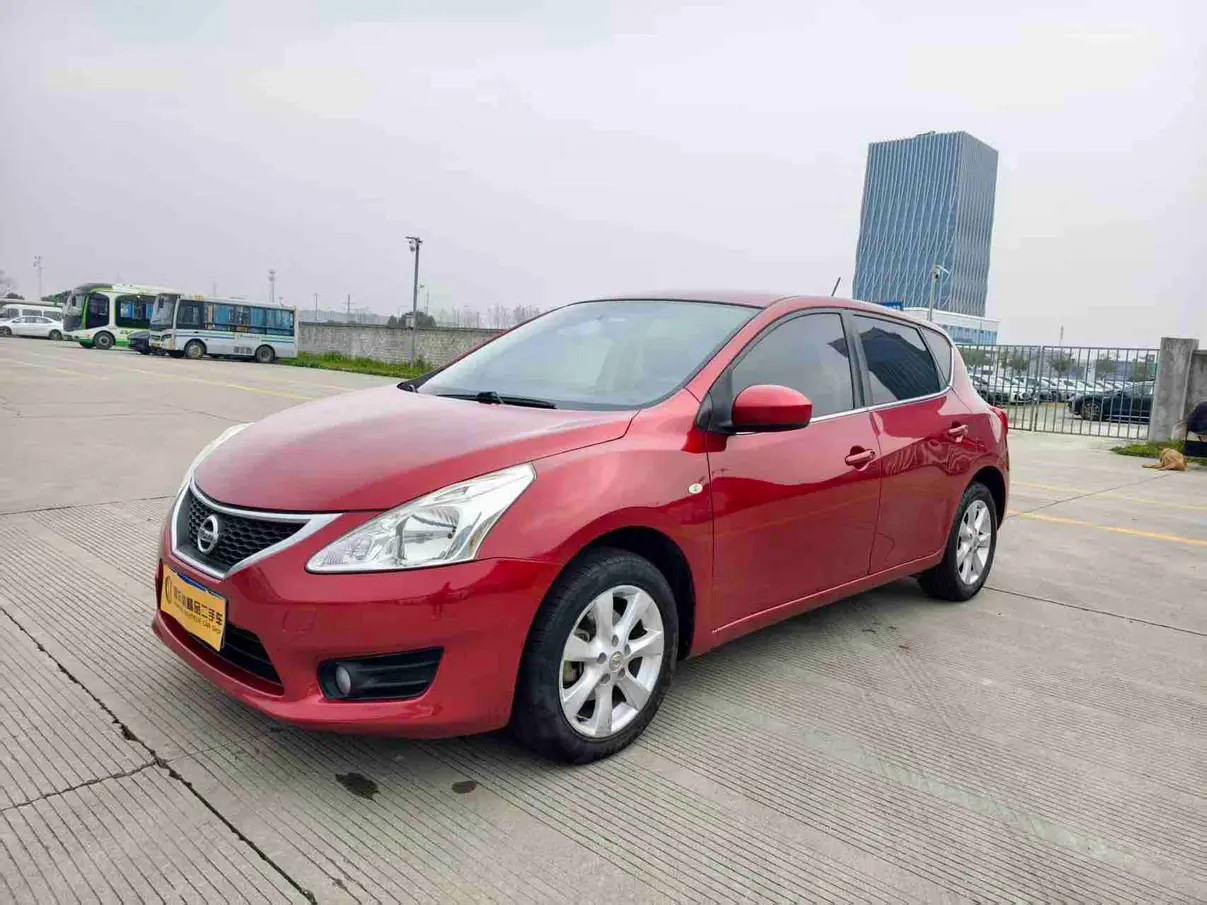 Nissan Tiida  из Китая