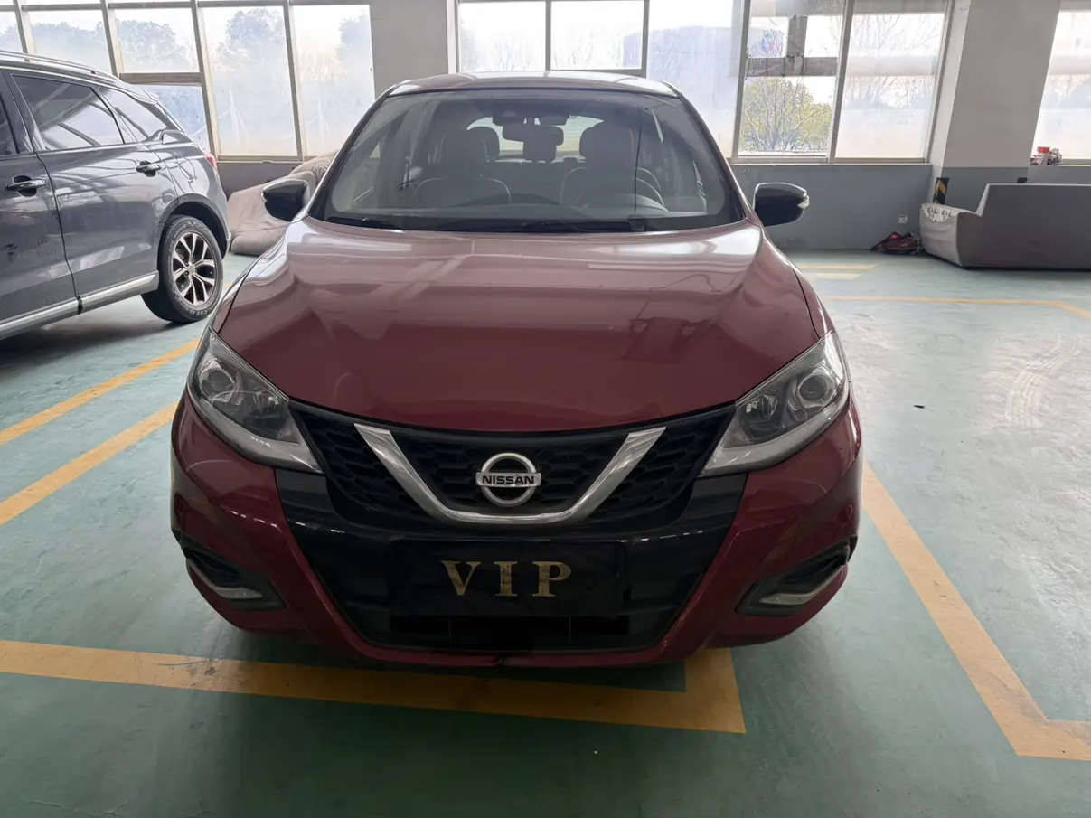 Nissan Tiida  из Китая