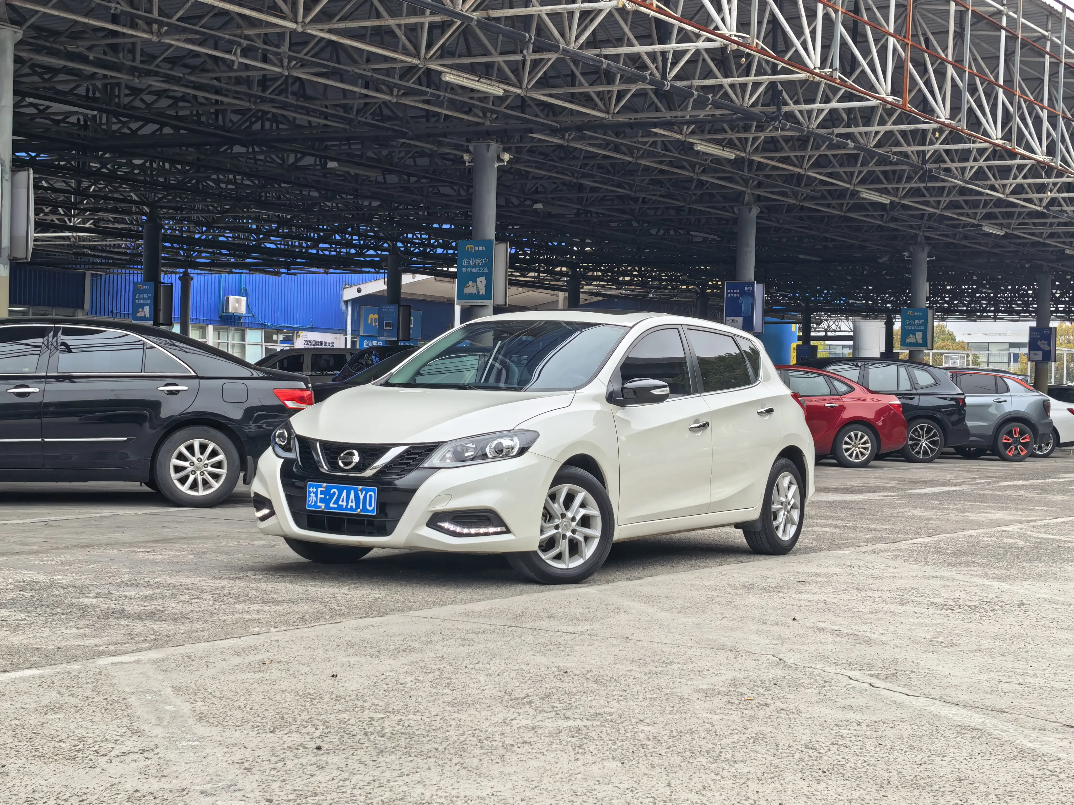Nissan Tiida