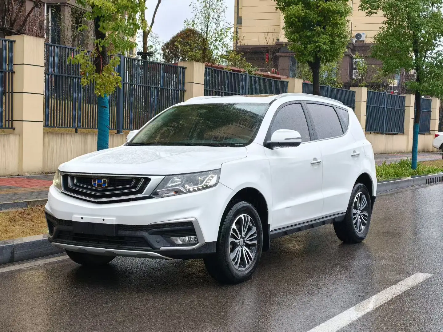 Geely Vision X6