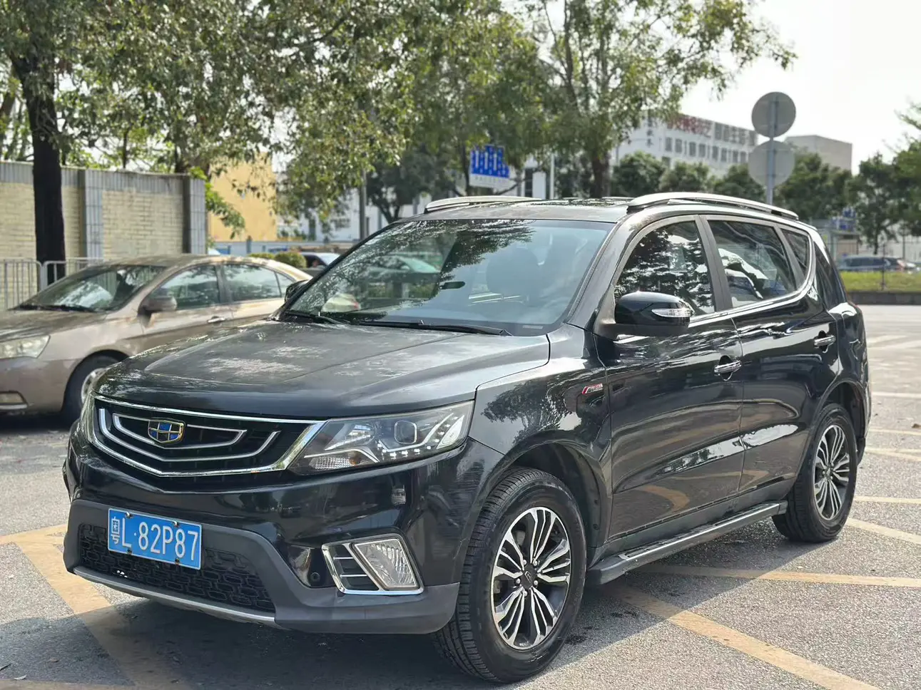 Geely Vision X6