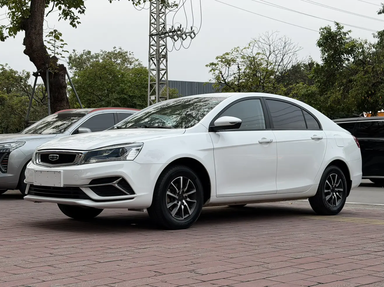 Geely Emgrand  из Китая