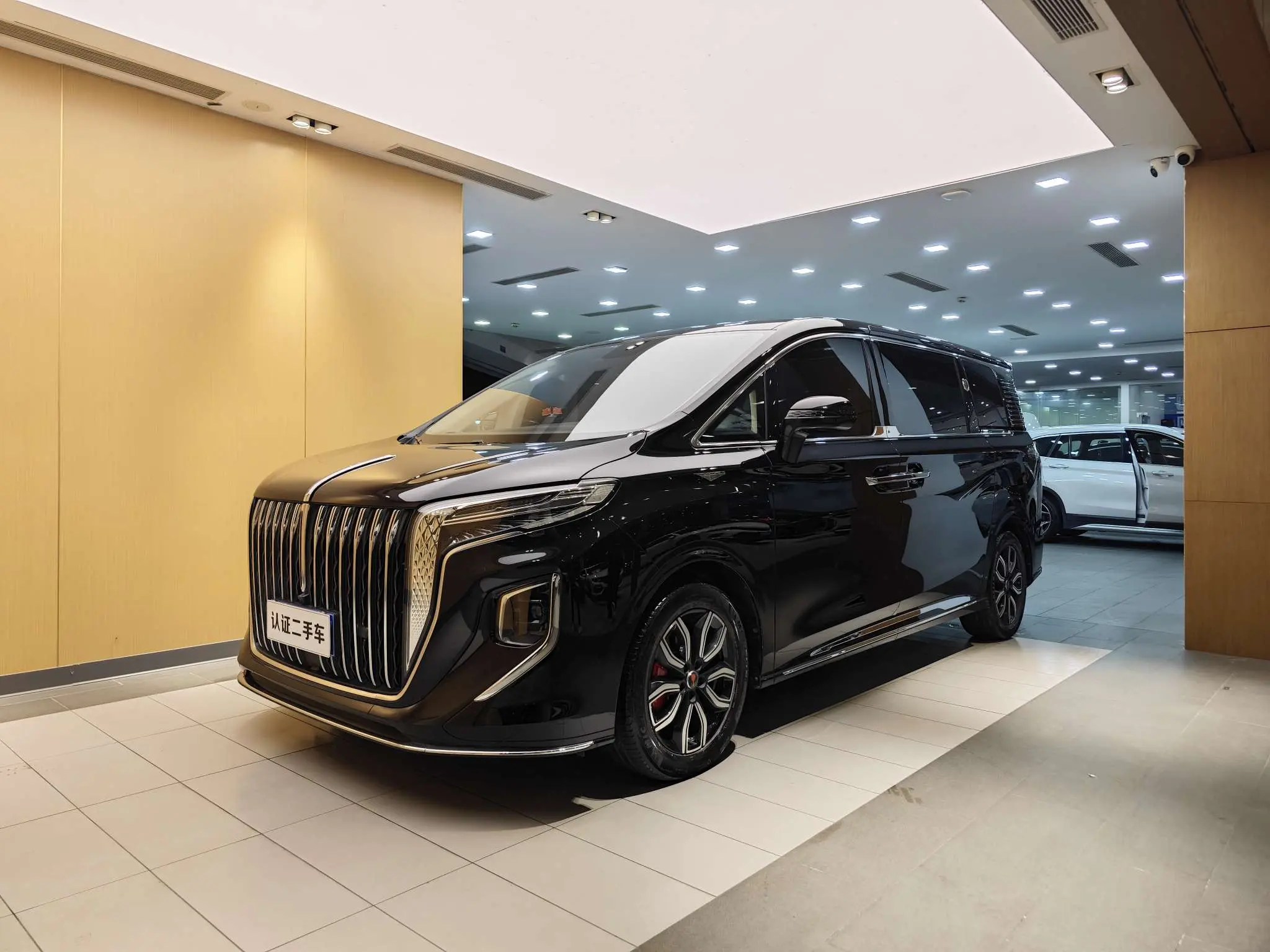 Hongqi HQ9