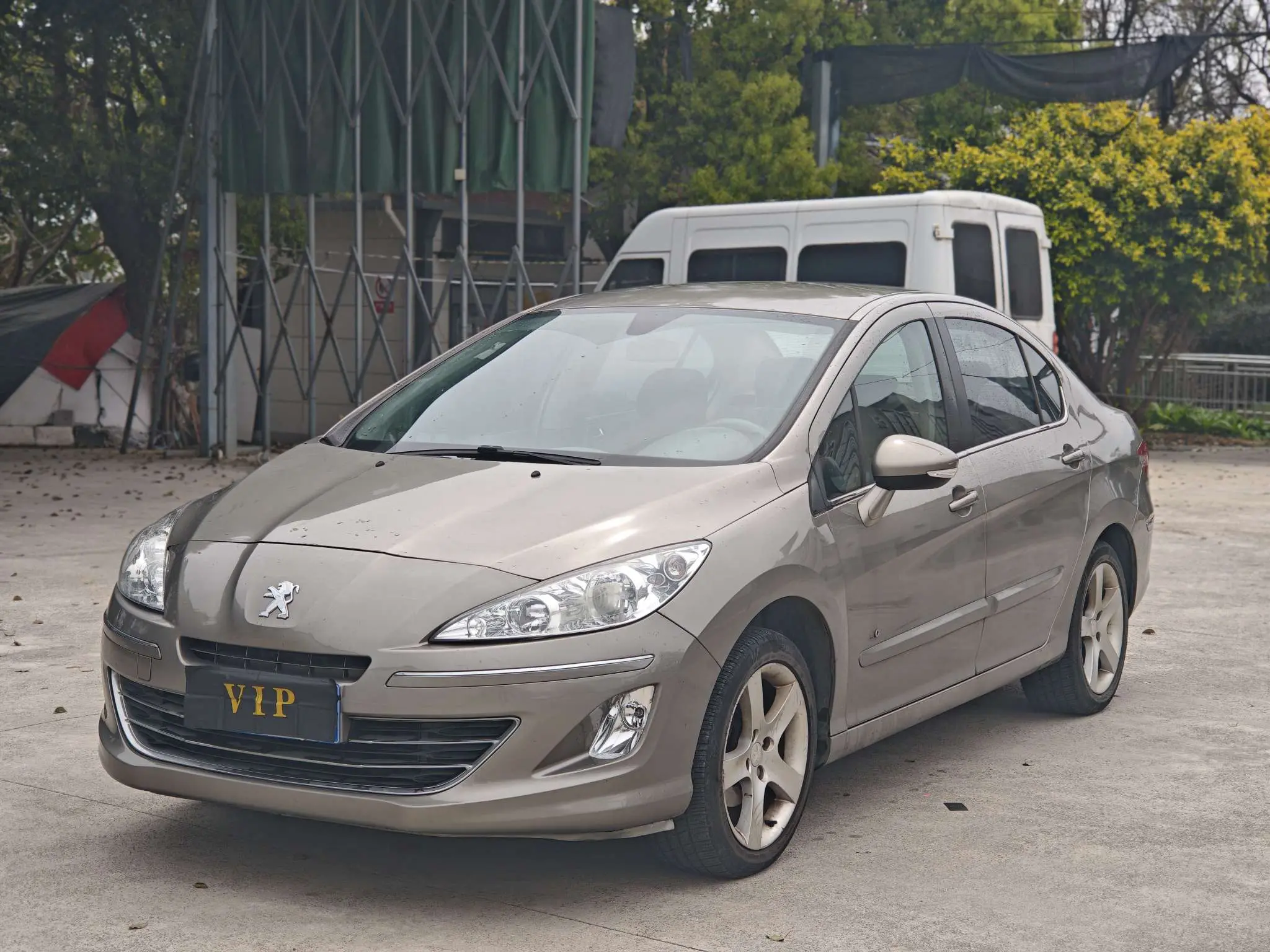 Peugeot 408