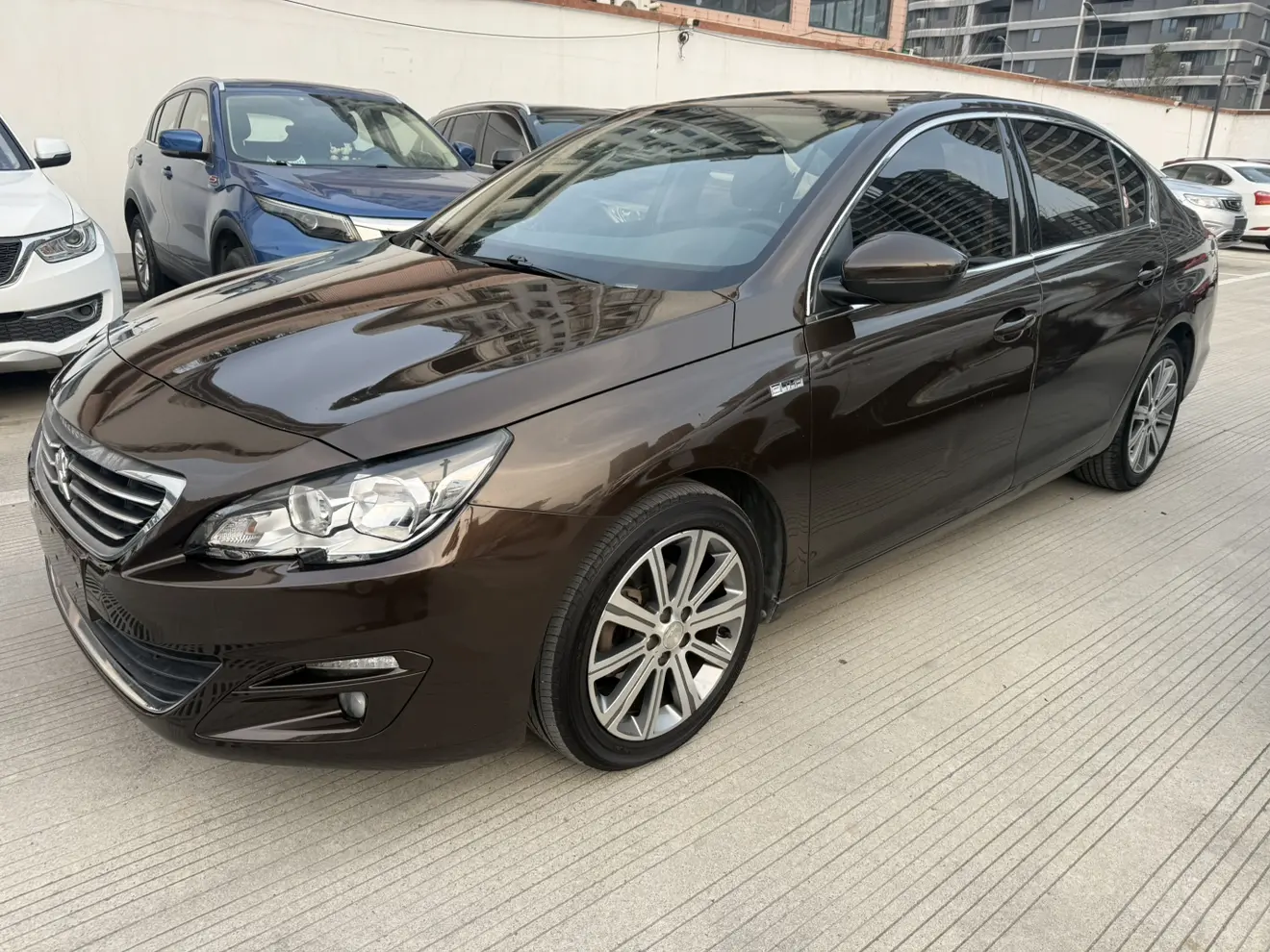 Peugeot 408