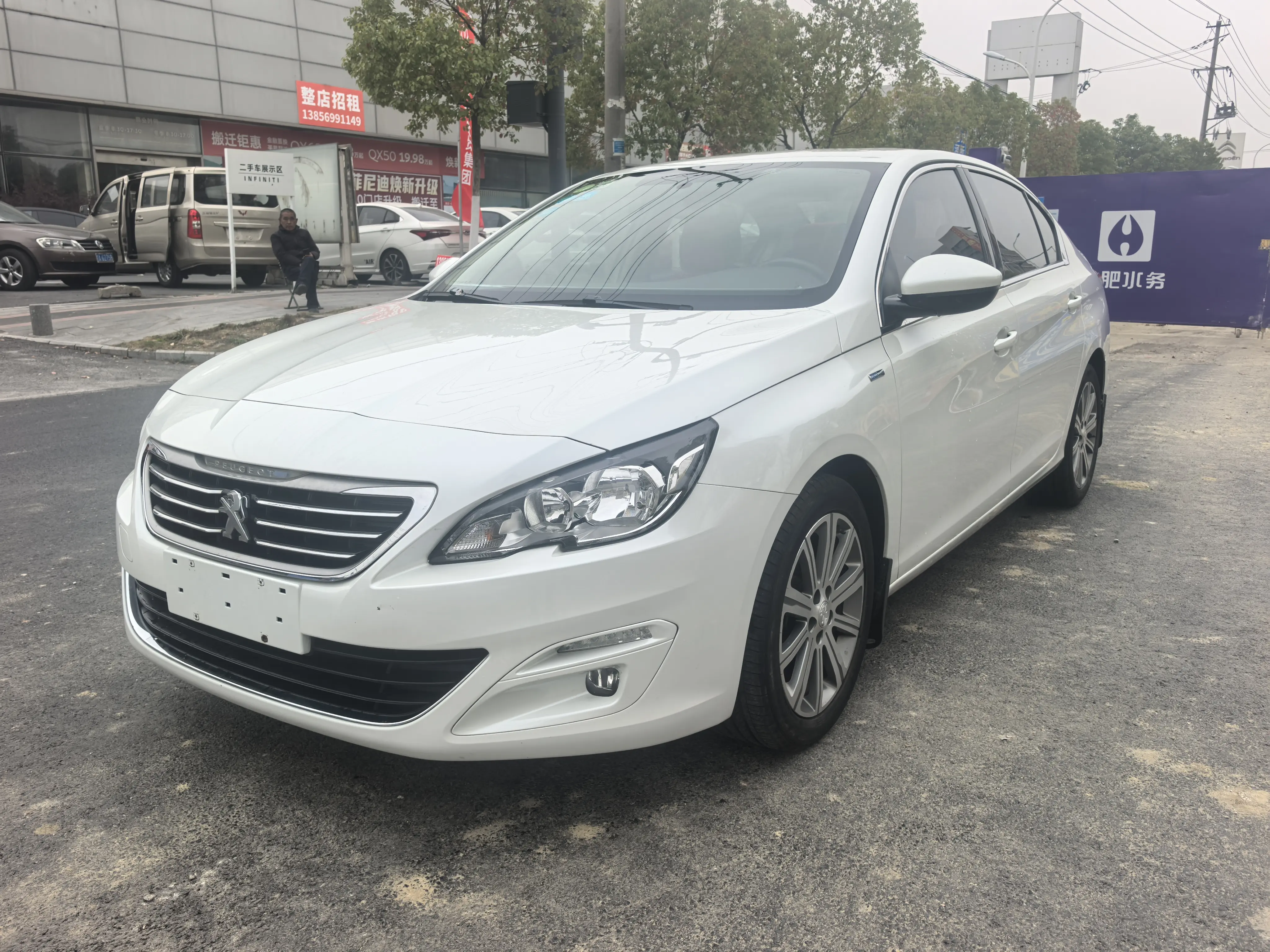 Peugeot 408