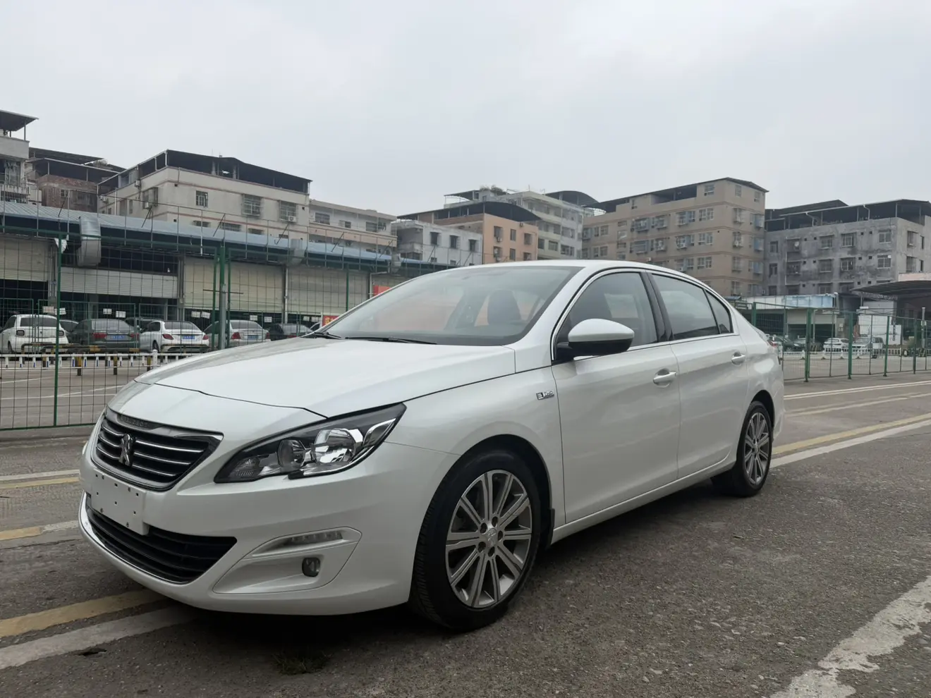Peugeot 408