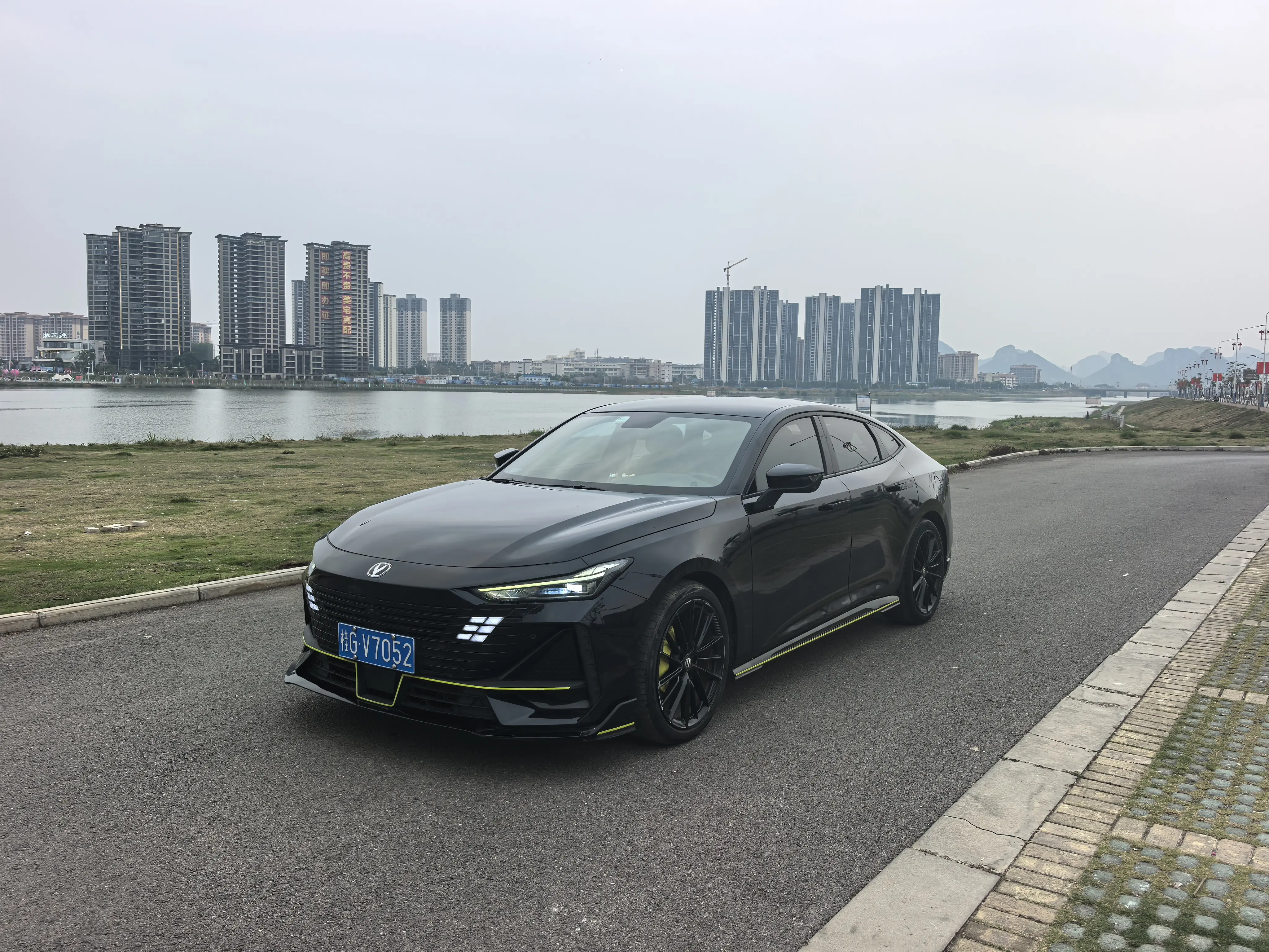 Changan UNI-V  из Китая