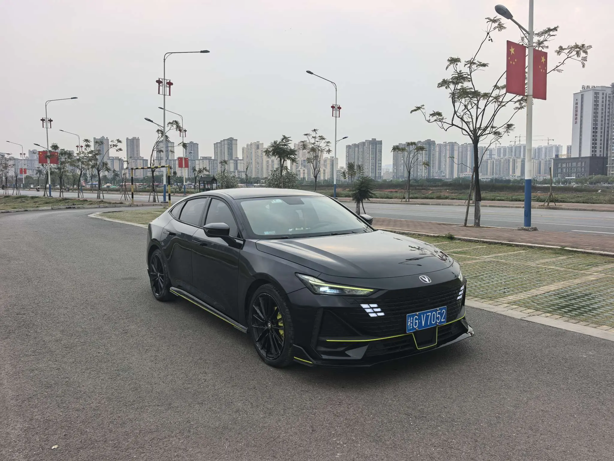 Changan UNI-V  из Китая