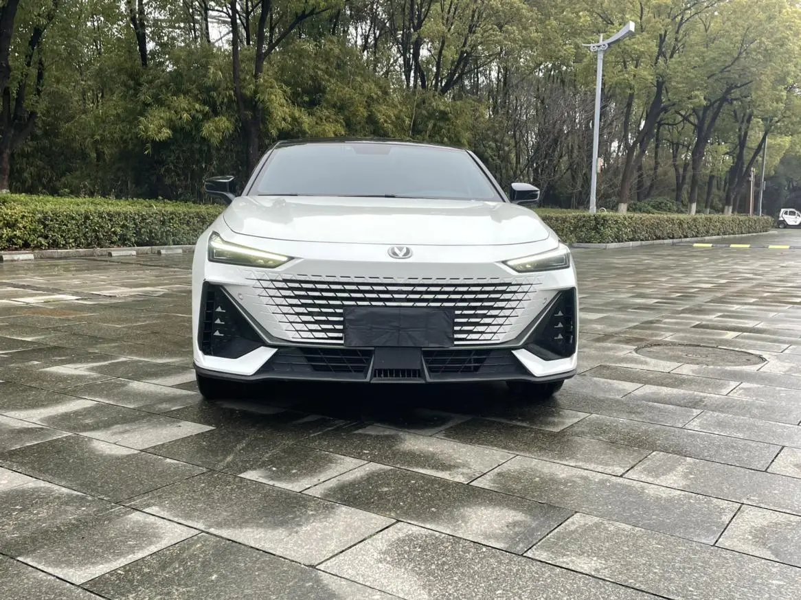 Changan UNI-V  из Китая