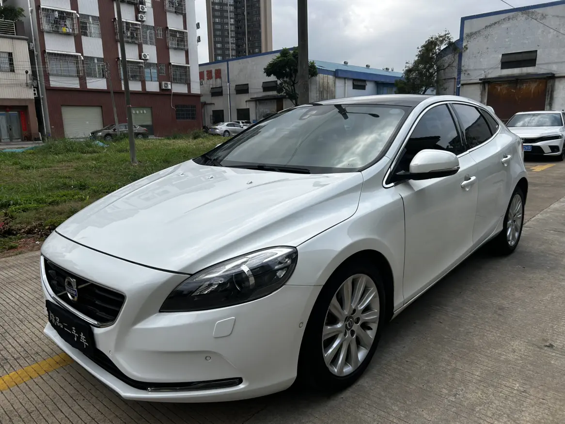 Volvo V40  из Китая
