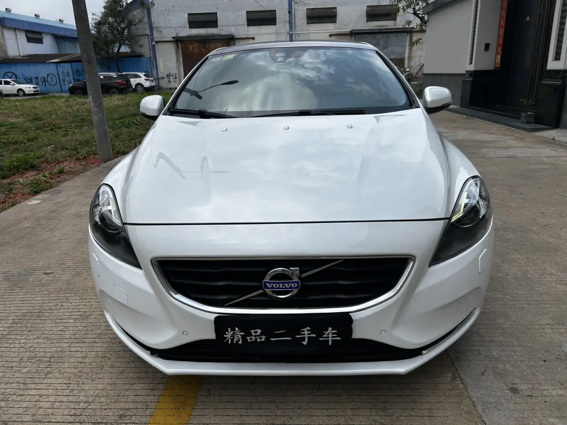 Volvo V40  из Китая