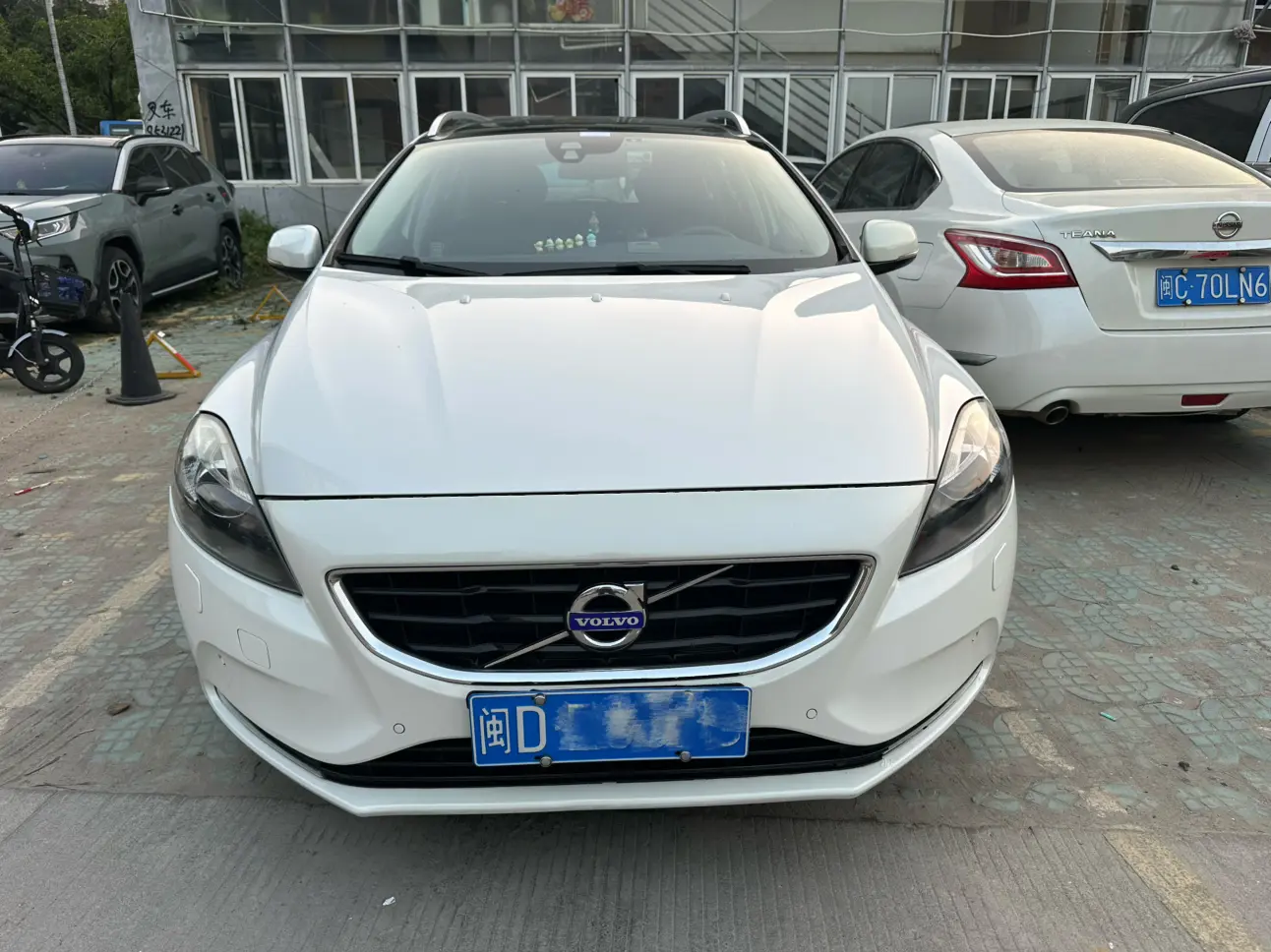 Volvo V40  из Китая