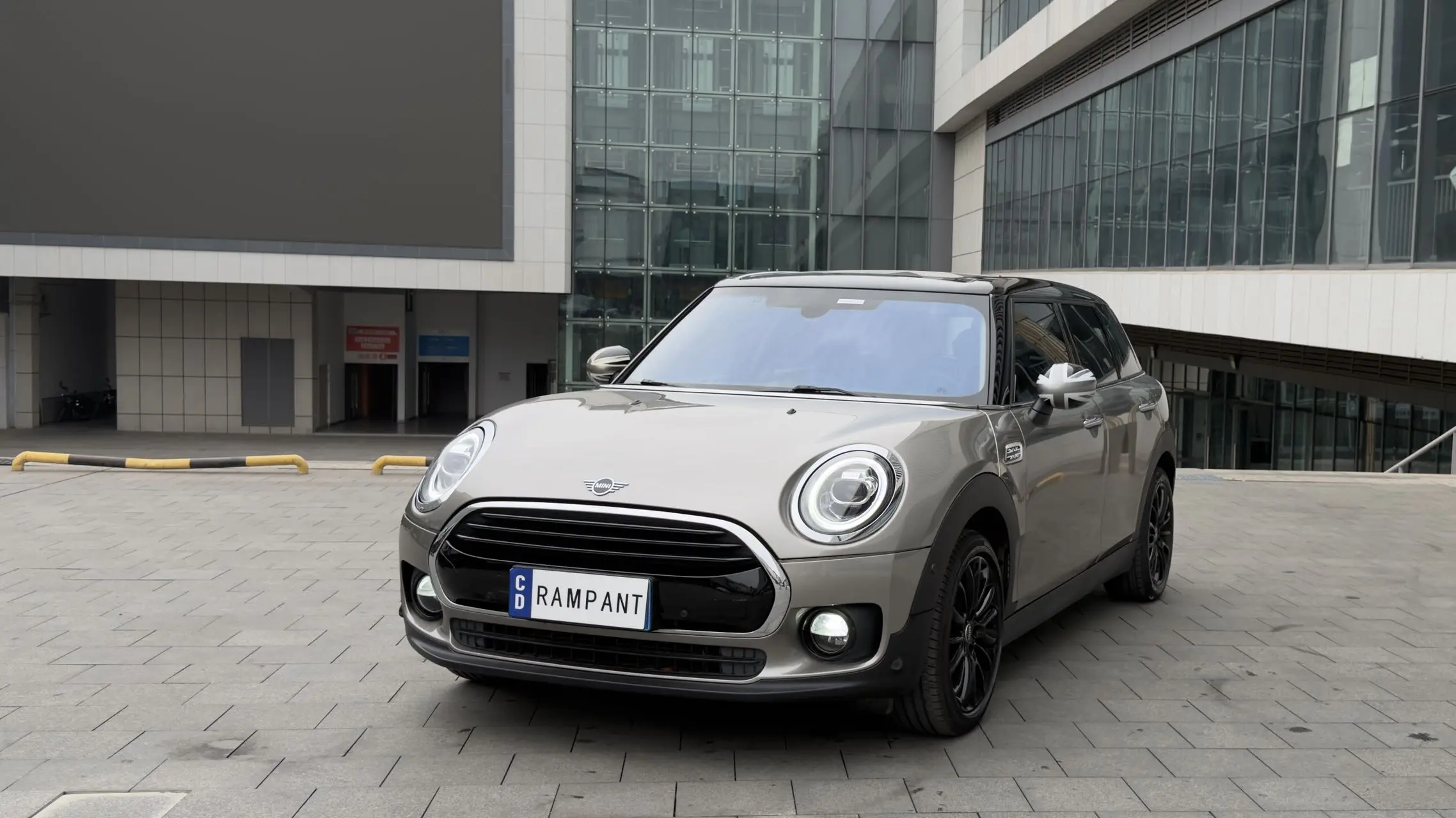 MINI CLUBMAN