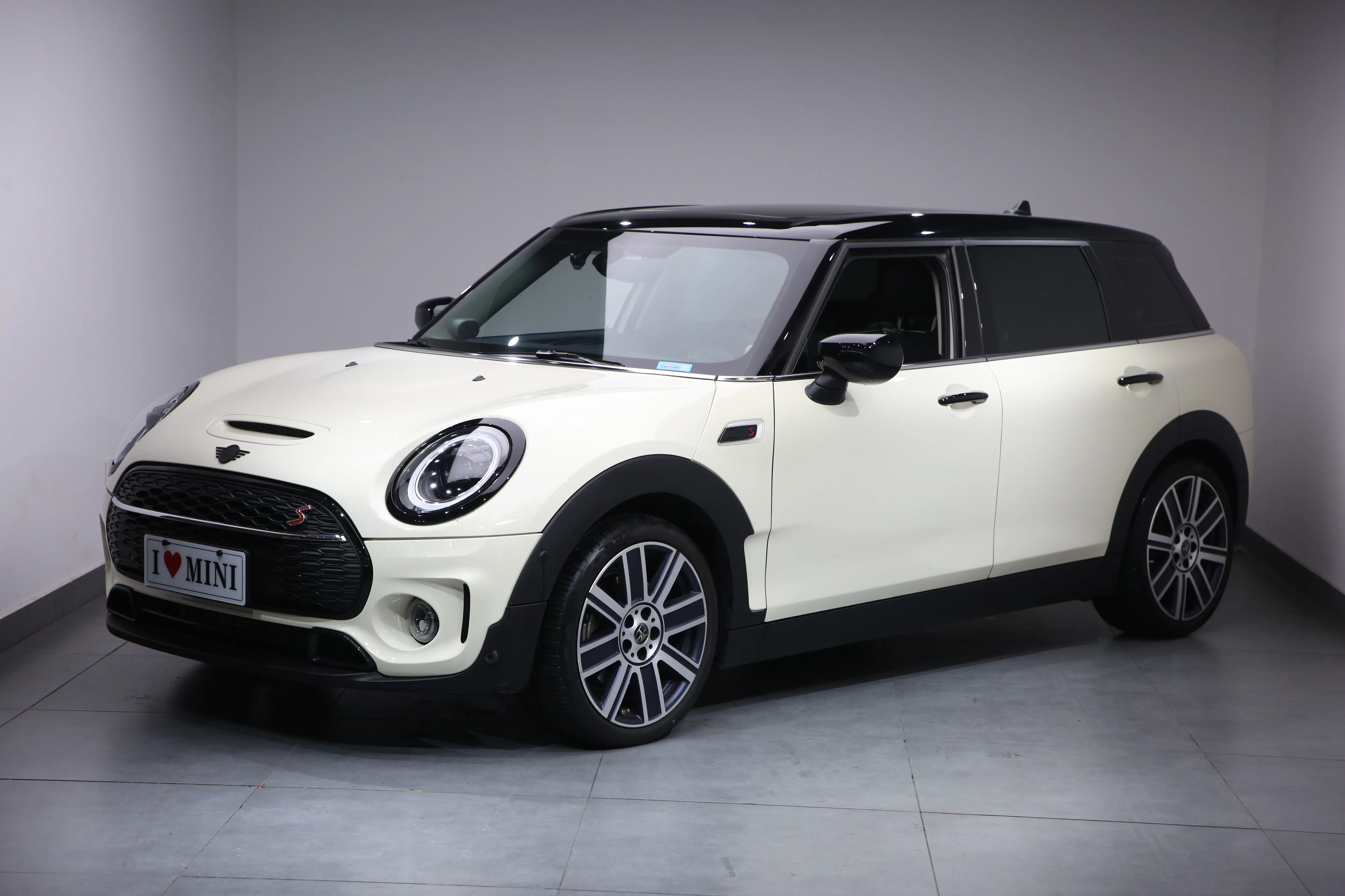 MINI CLUBMAN