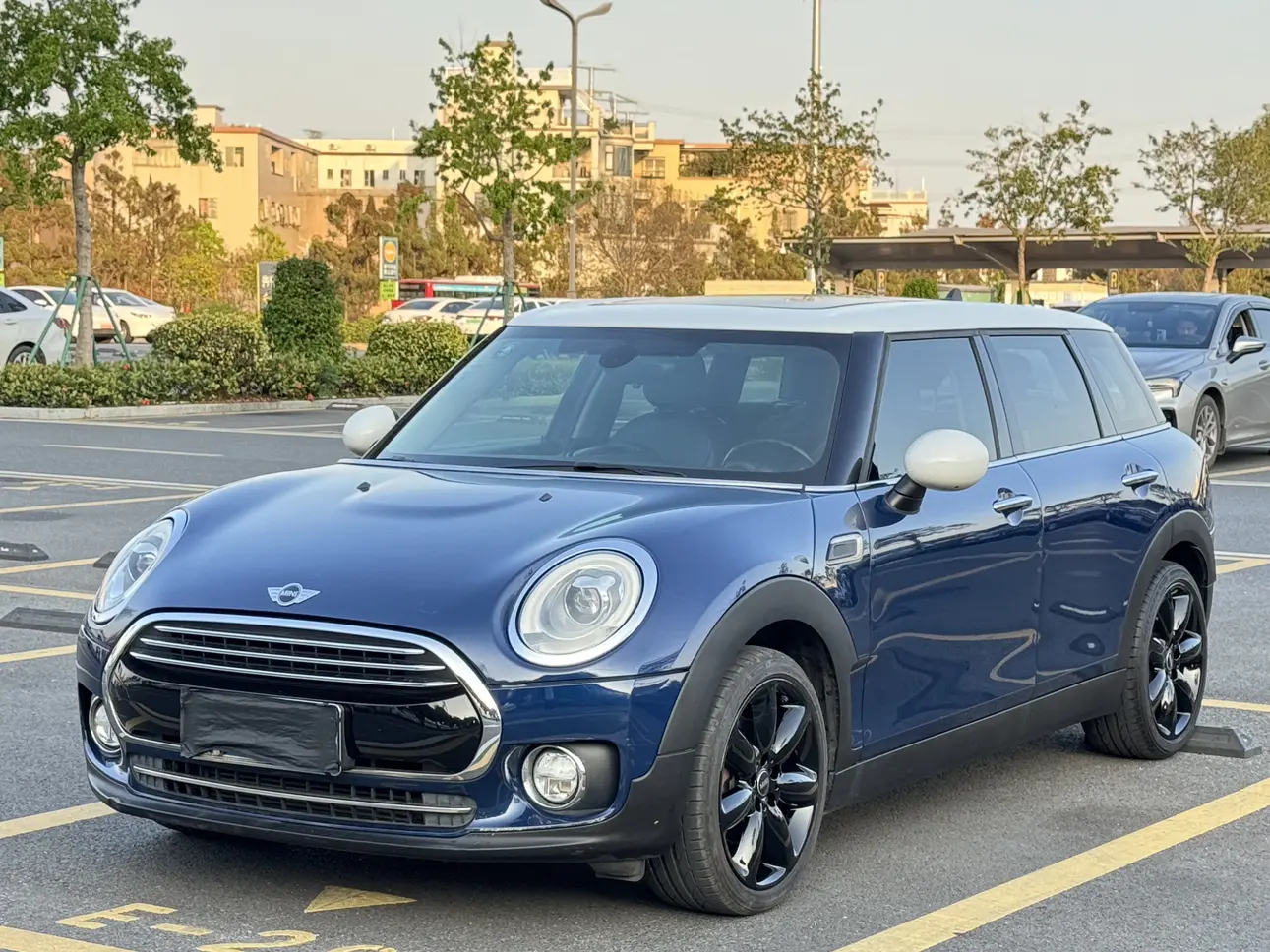MINI CLUBMAN