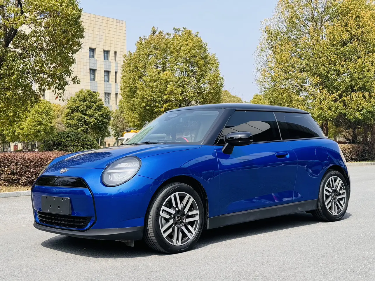 MINI ELECTRIC  COOPER  из Китая