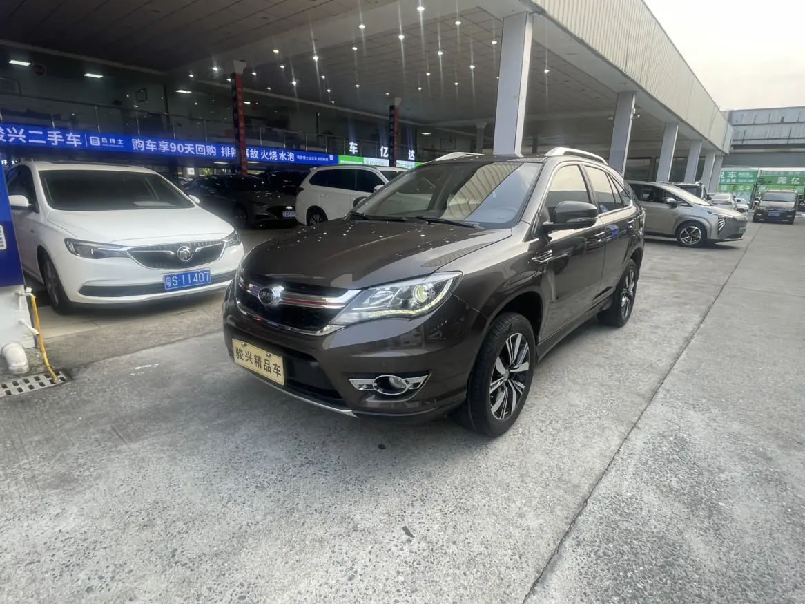 BYD S7