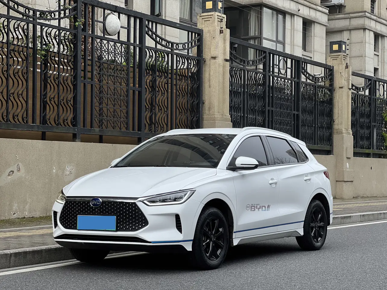 BYD e2  из Китая