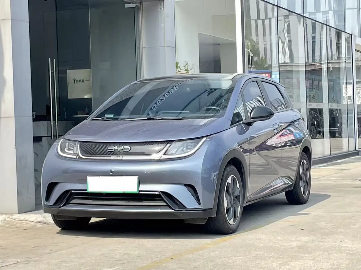 BYD Dolphin  из Китая