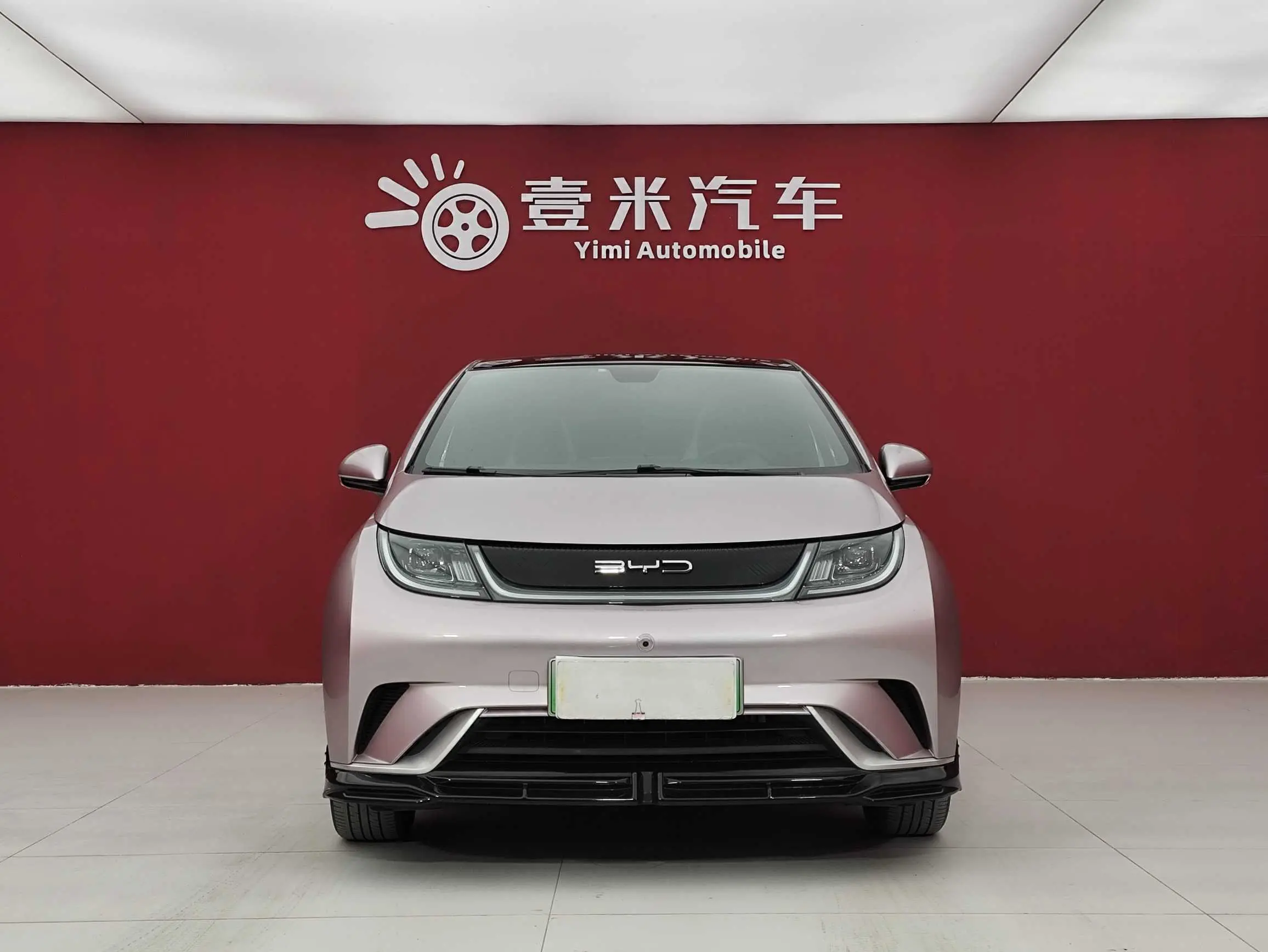 BYD Dolphin  из Китая