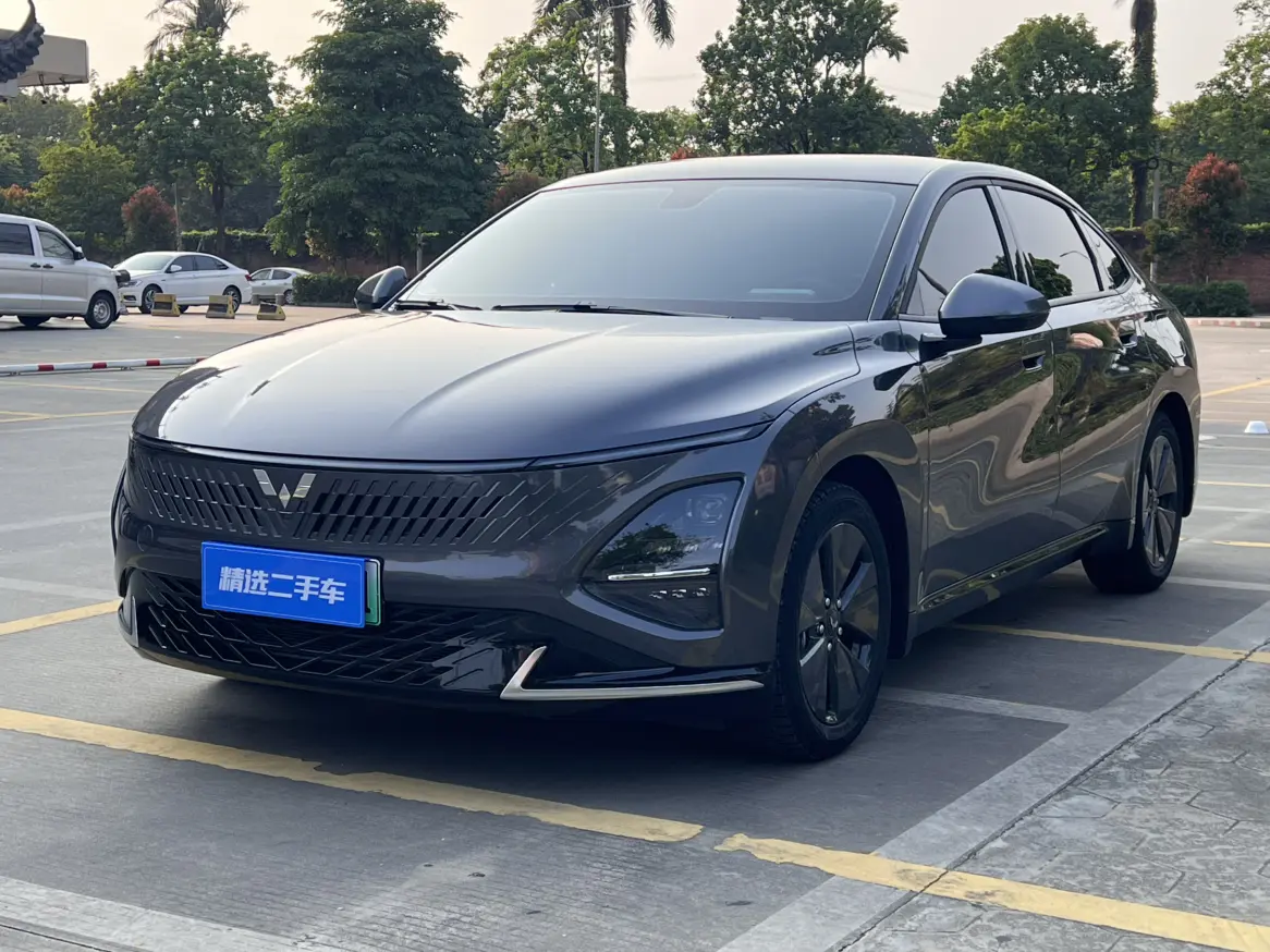 Wuling Starlight PHEV
