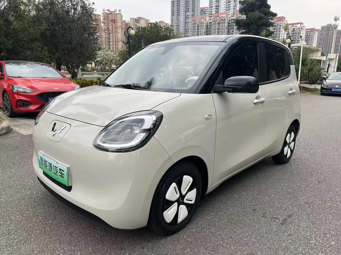 Wuling Hongguang MINIEV  из Китая